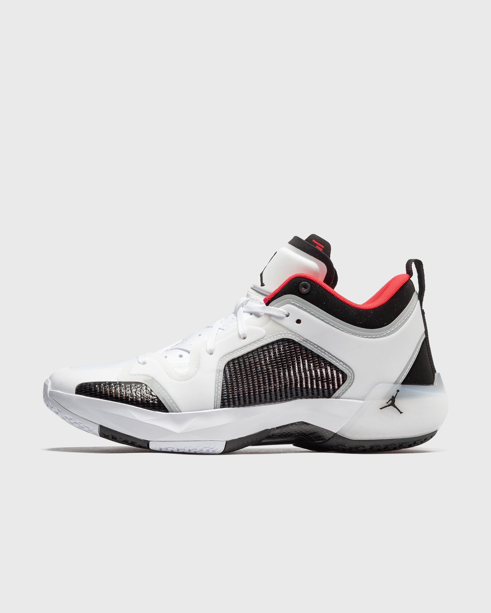 AIR JORDAN XXXVII LOW