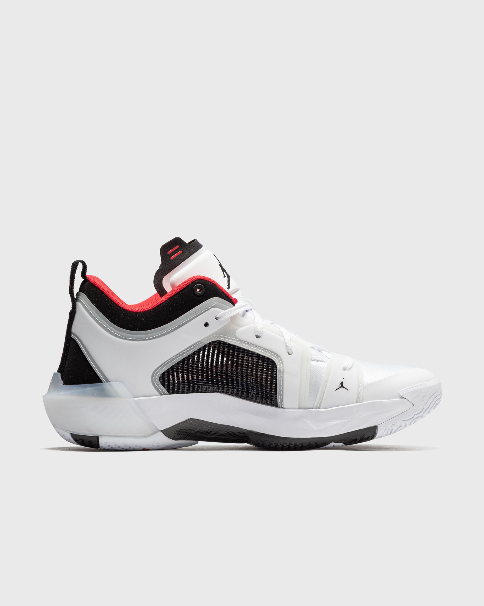 AIR JORDAN XXXVII LOW