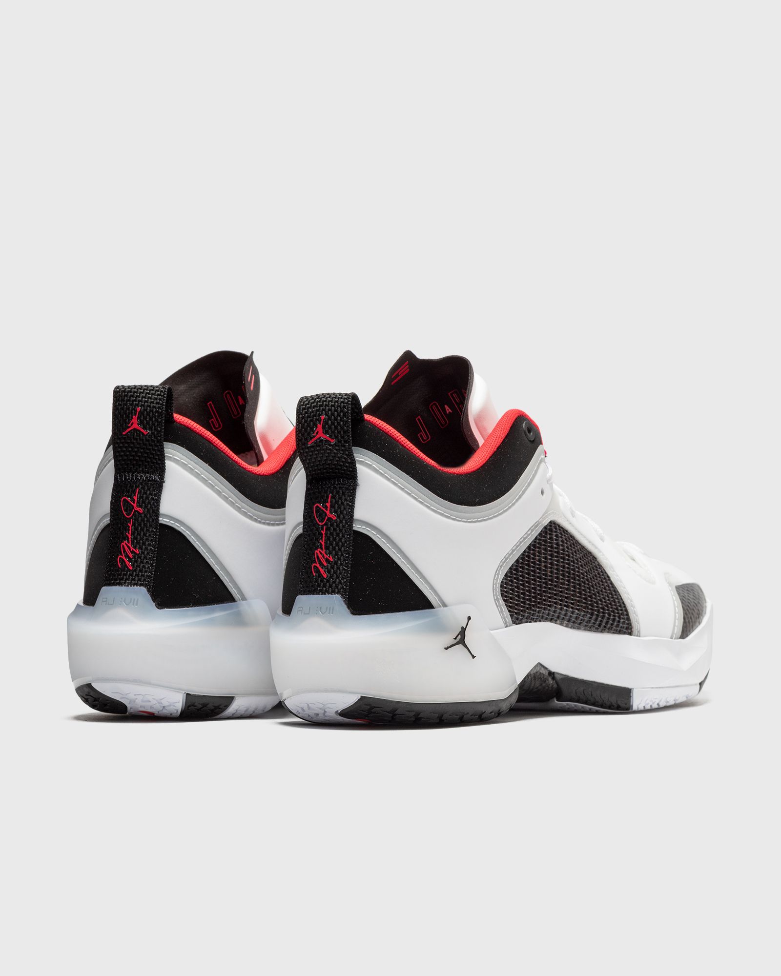 AIR JORDAN XXXVII LOW