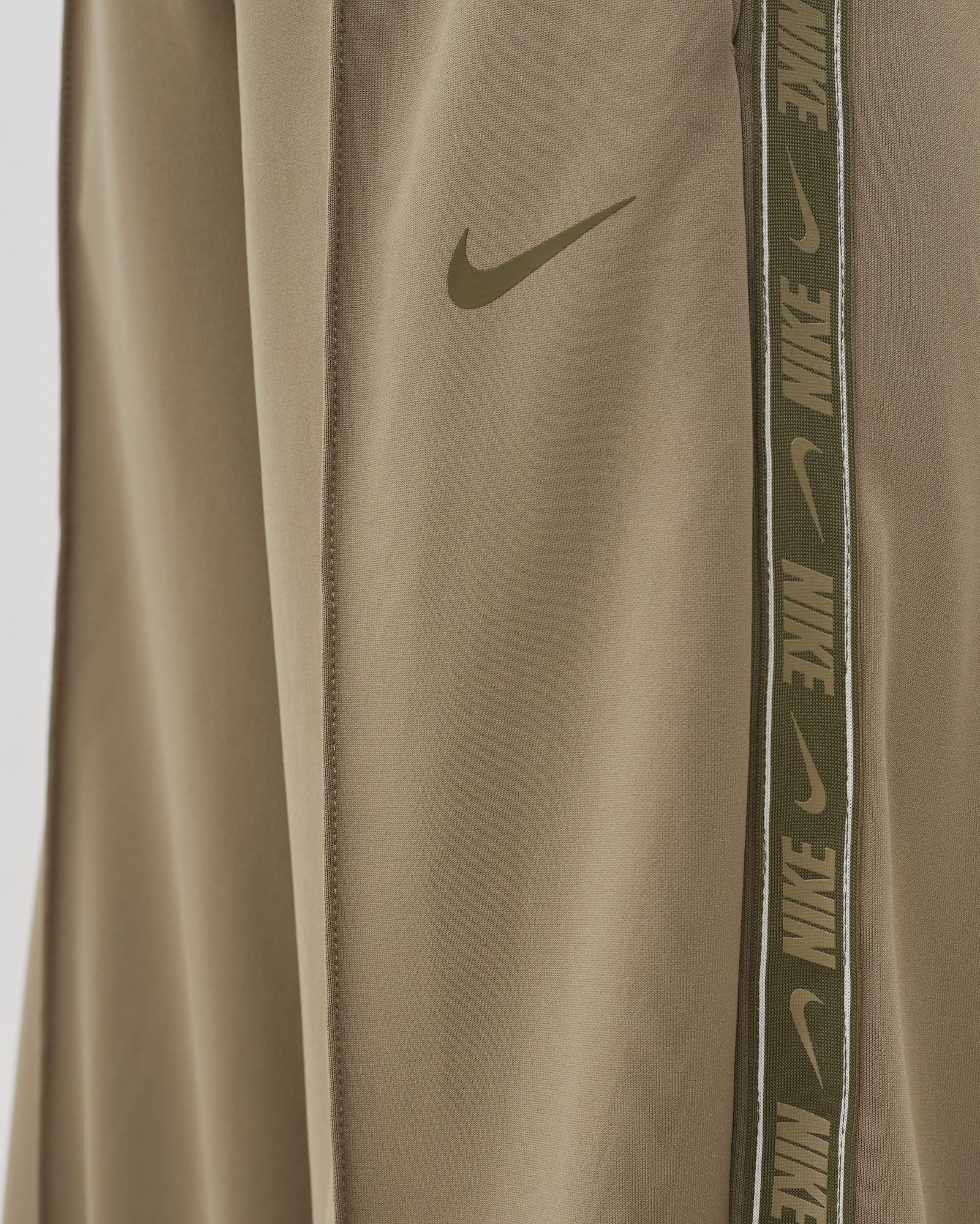 WMNS Tape Trend High-Rise Pant