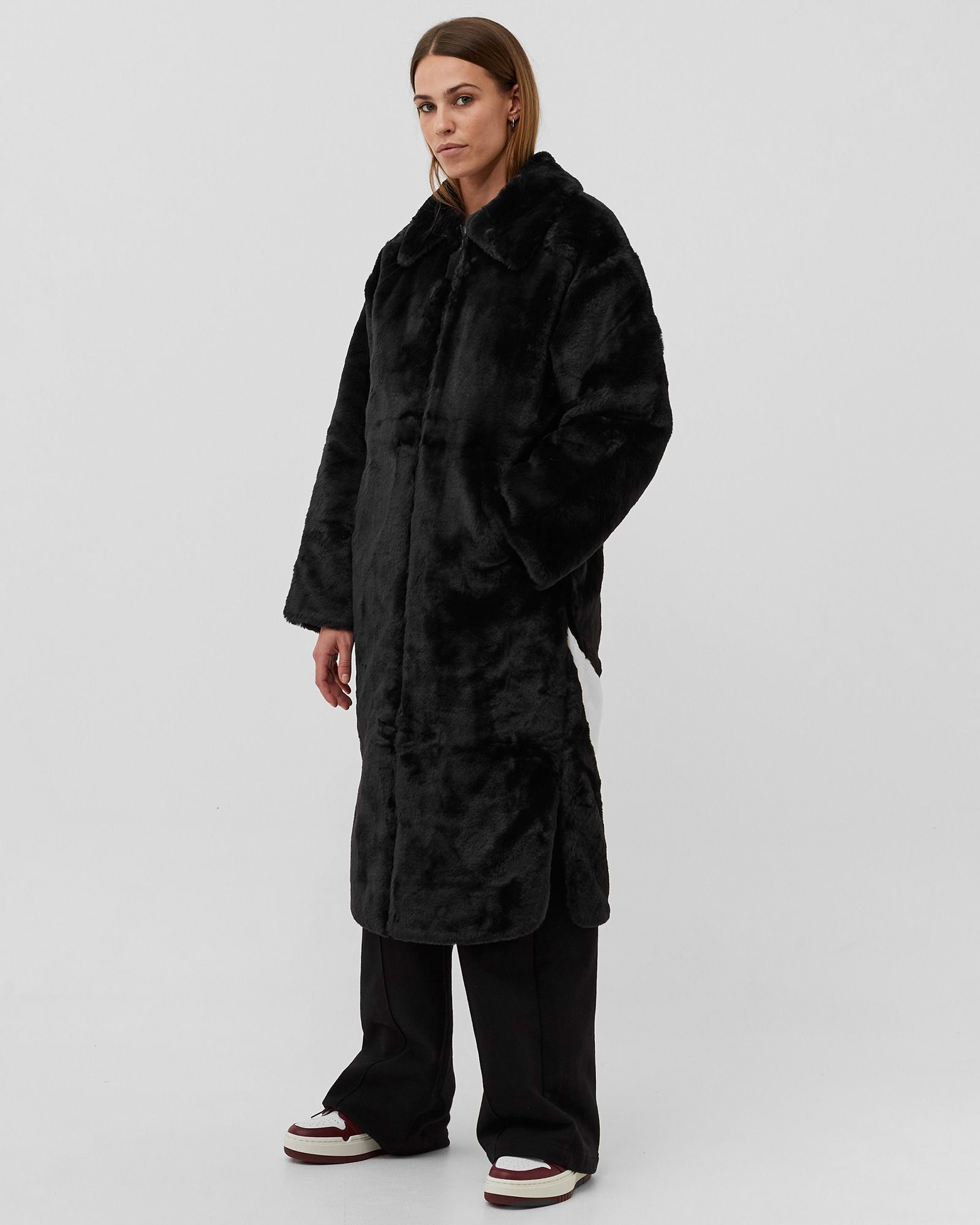WMNS Plush Faux Fur Long Jacket