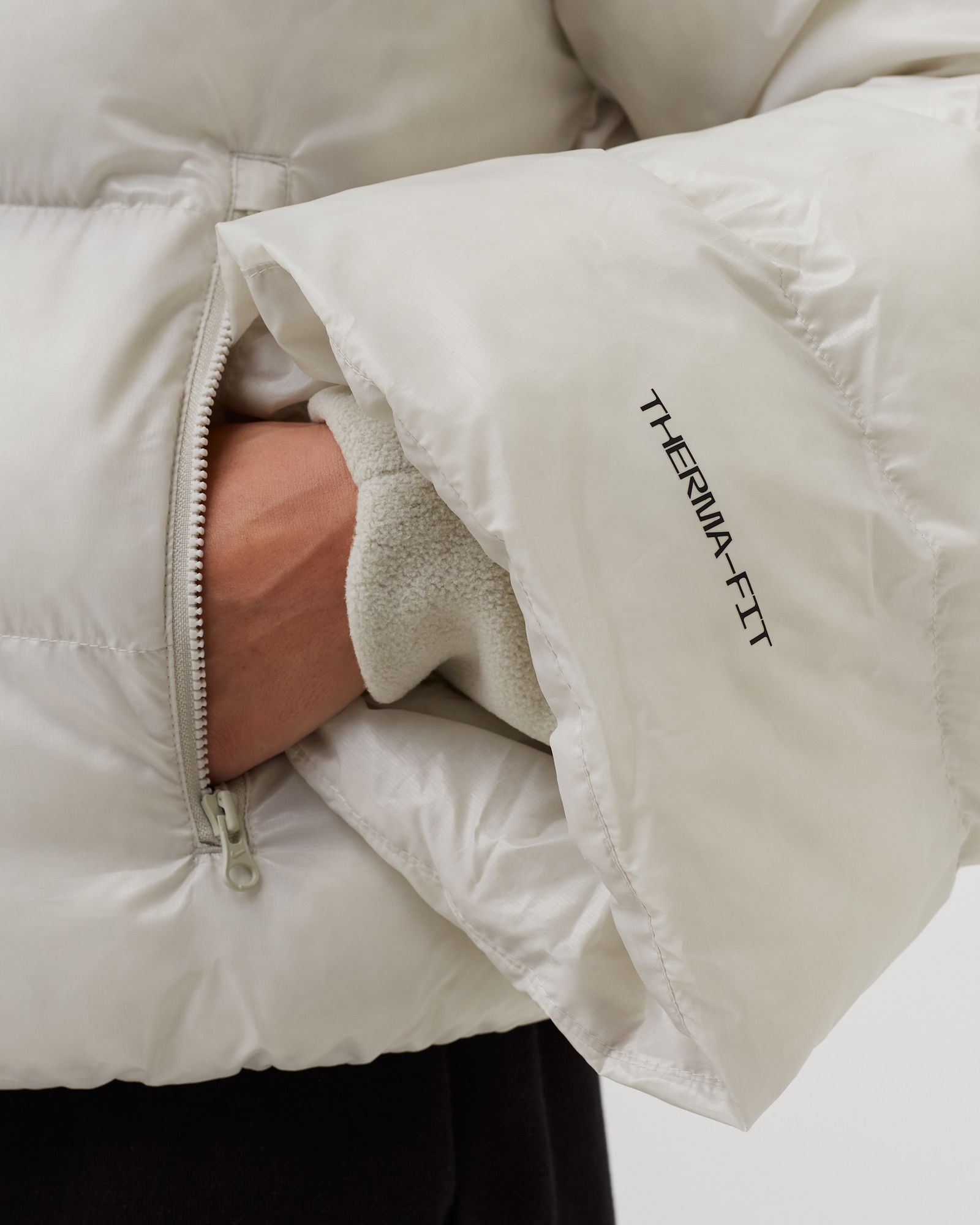 WMNS Therma-FIT City Series Synthetic-Fill Hooded Jacket