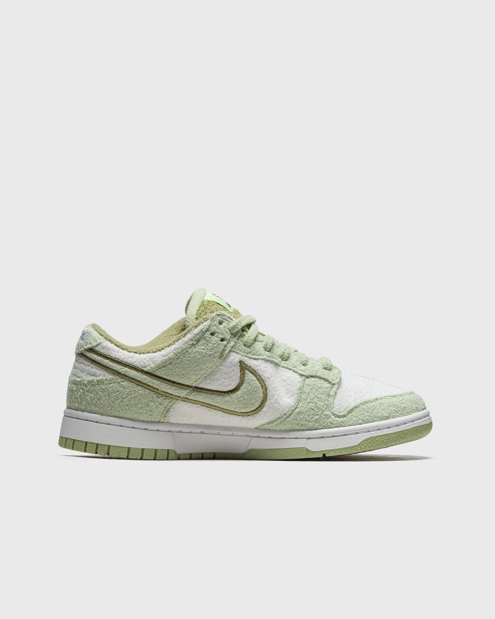 WMNS DUNK LOW SE CC 'Fleece Green'