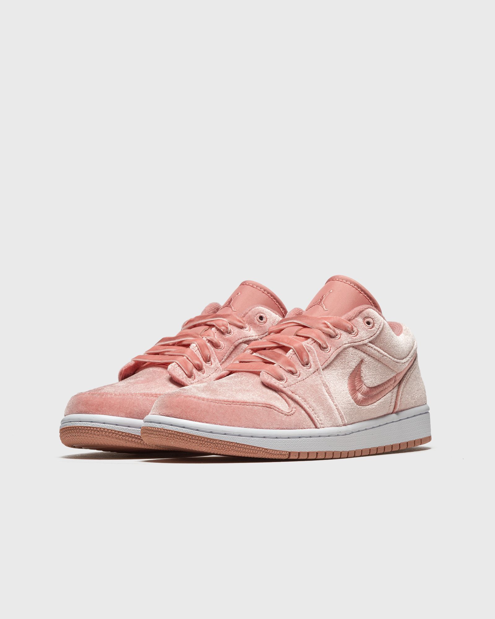 WMNS AIR JORDAN 1 LOW SE