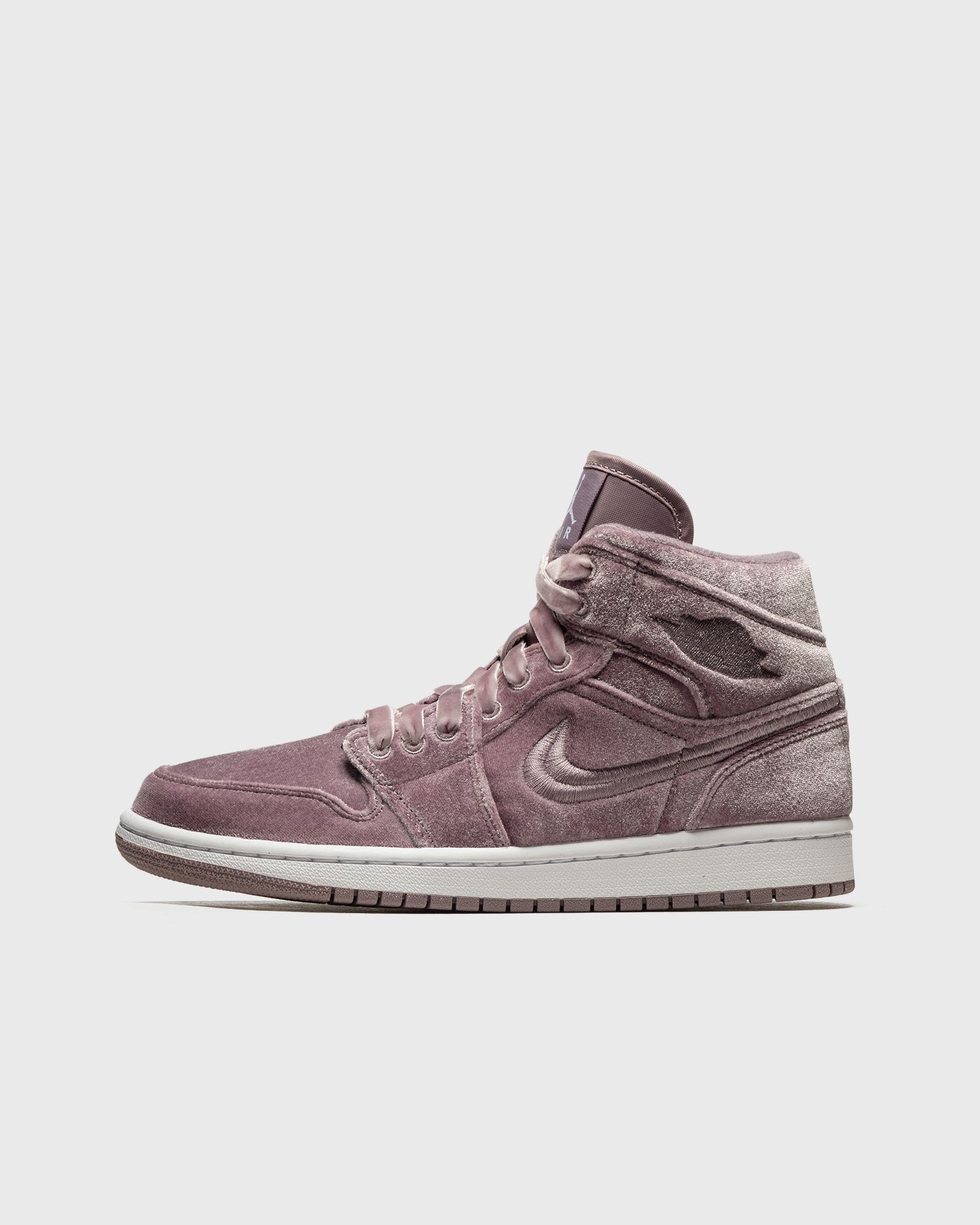WMNS Air Jordan 1 Mid SE