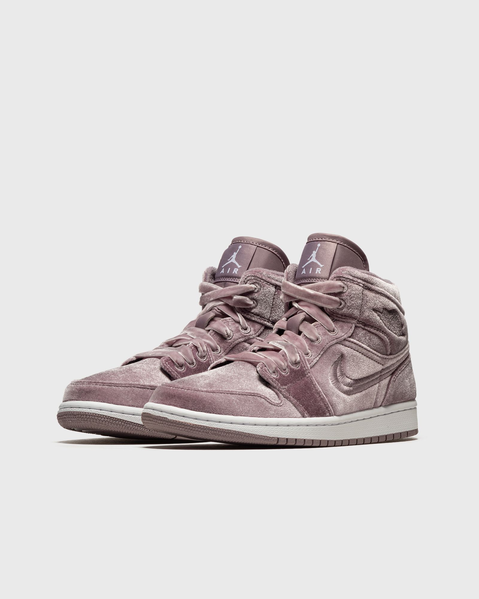 WMNS Air Jordan 1 Mid SE