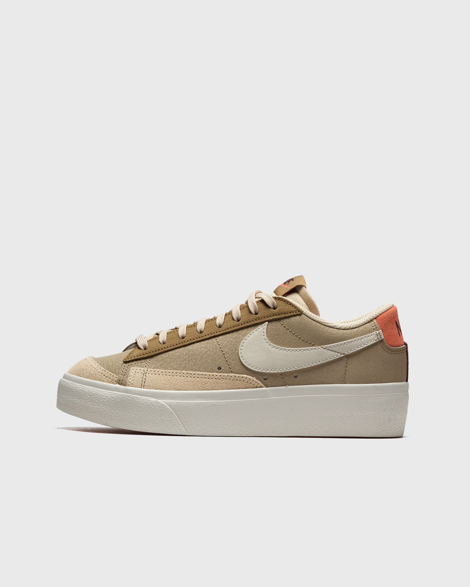 WMNS BLAZER LOW PLATFORM SP