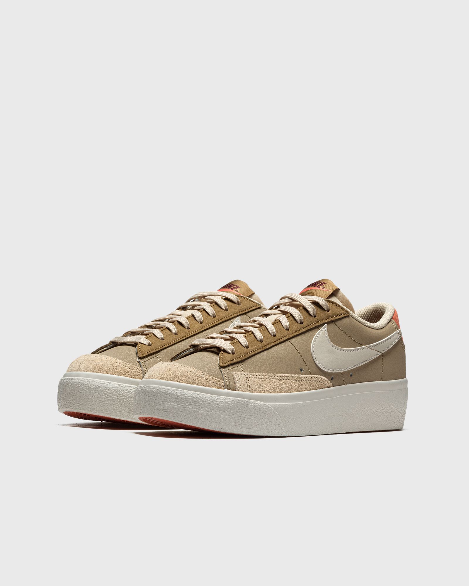 WMNS BLAZER LOW PLATFORM SP