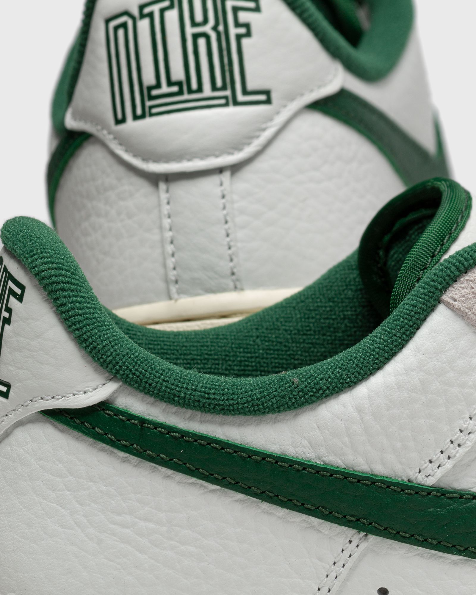 WMNS Air Force 1 '07 LX