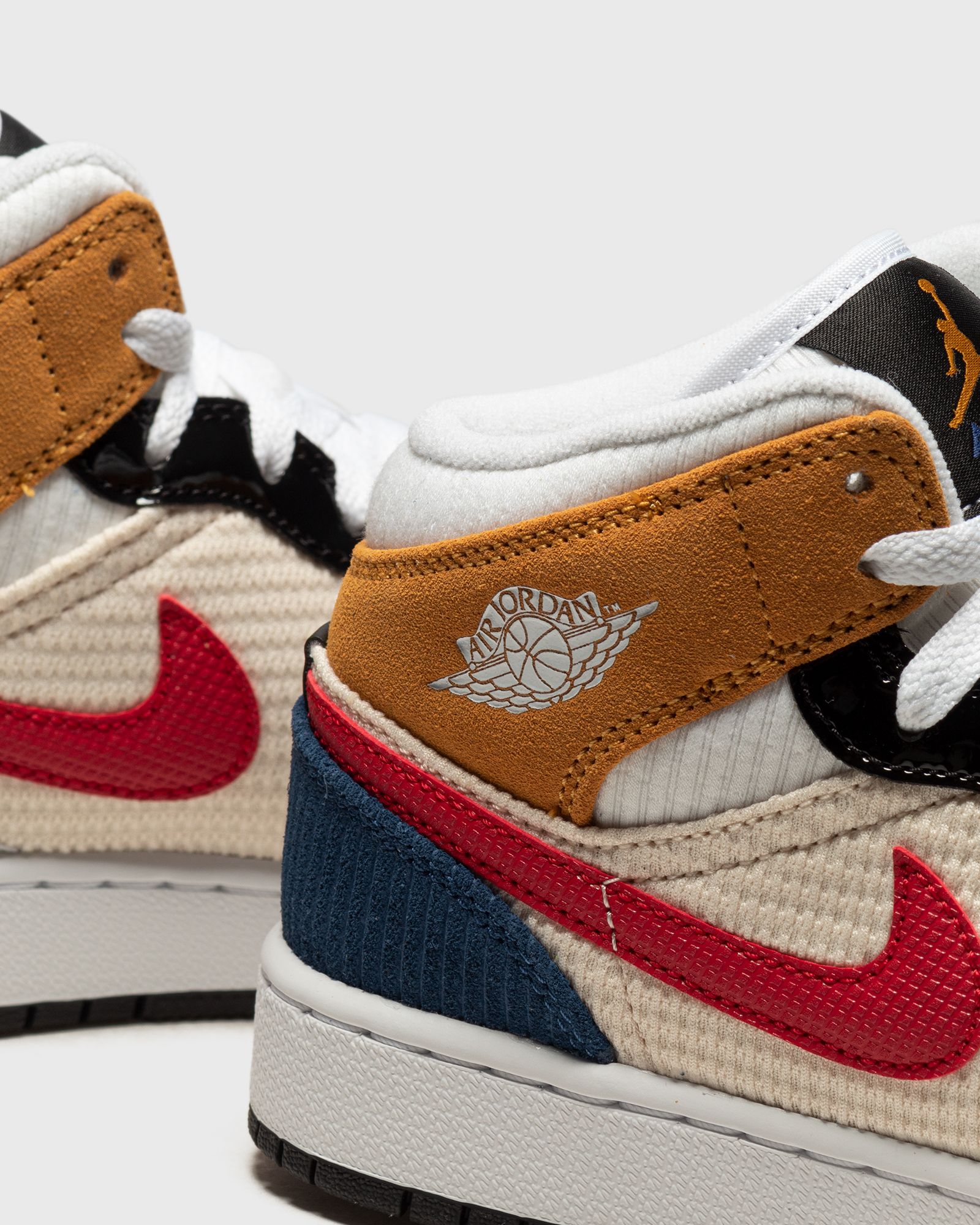 Air Jordan 1 Mid SE (GS)