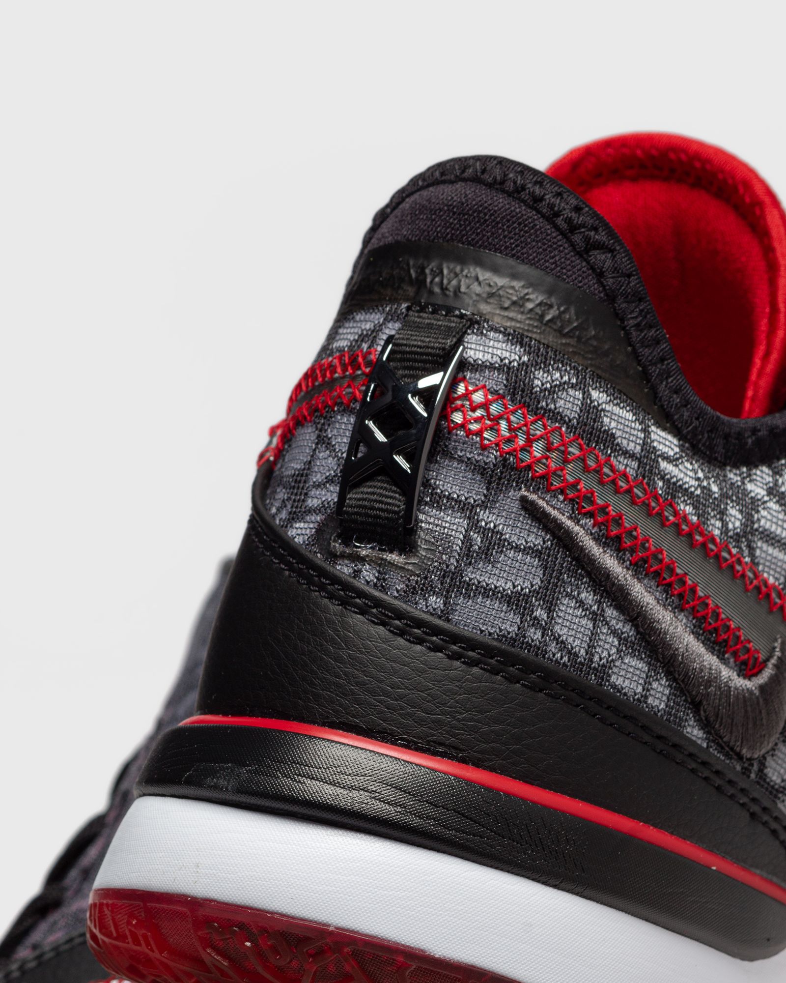 ZOOM LEBRON NXXT GEN