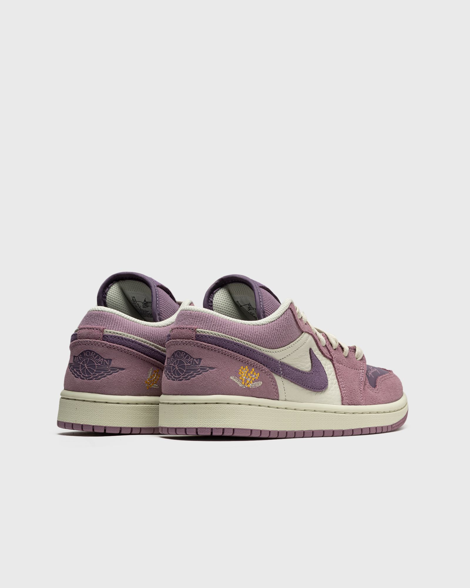 WMNS AIR JORDAN 1 LOW IWD 'Unity'