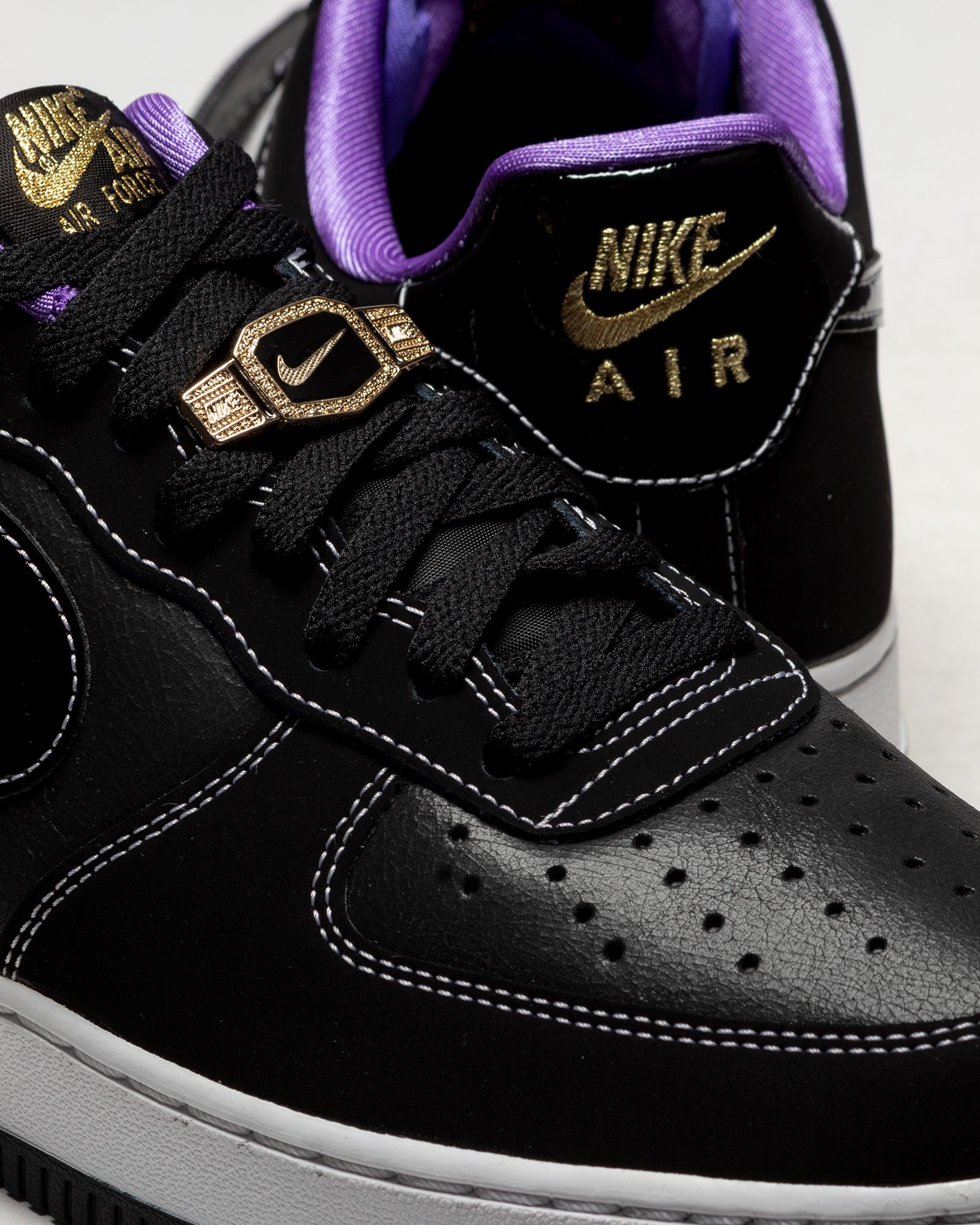 AIR FORCE 1 '07 LV8 EMB