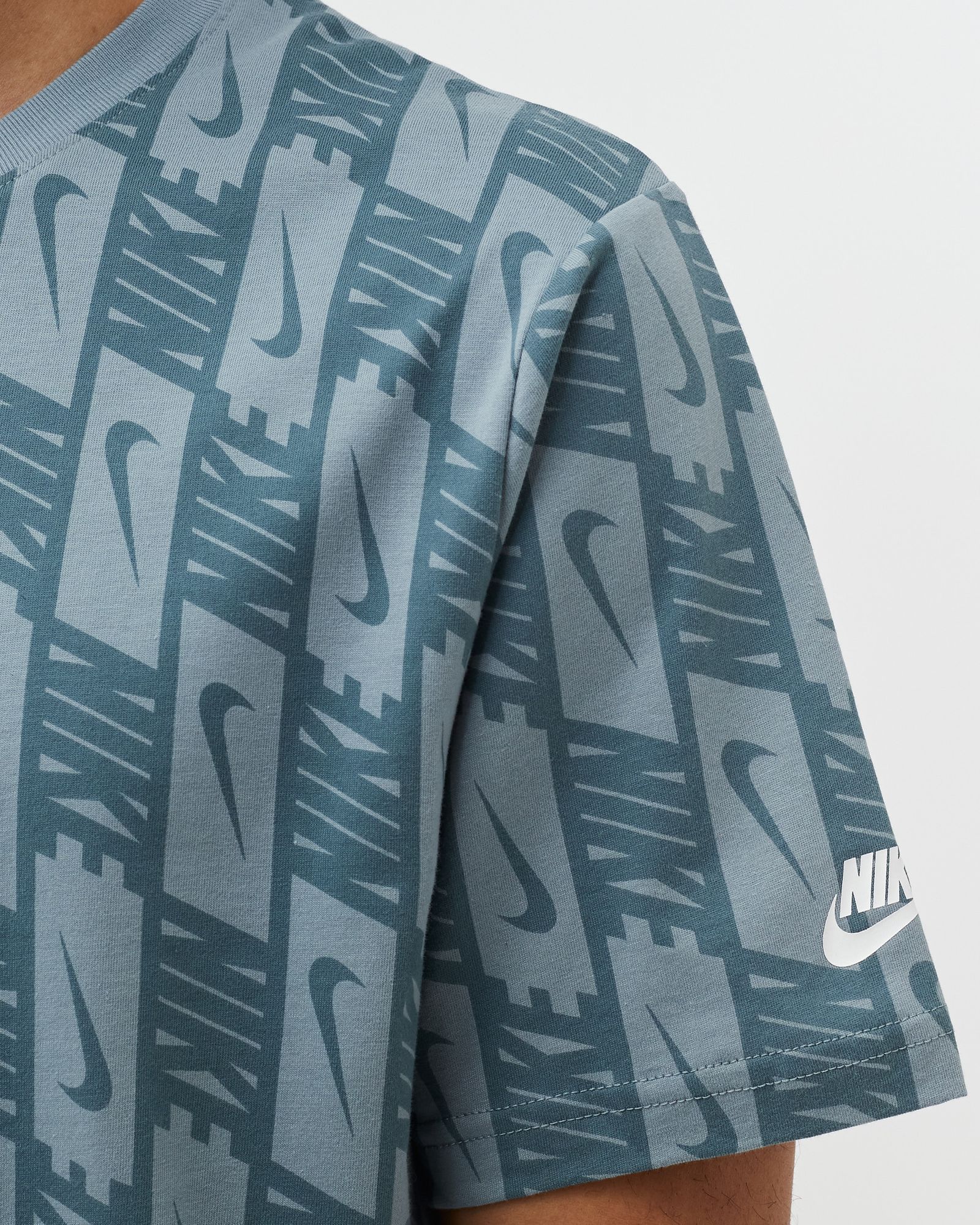 REPEAT SHORTSLEEVE TEE PRINT