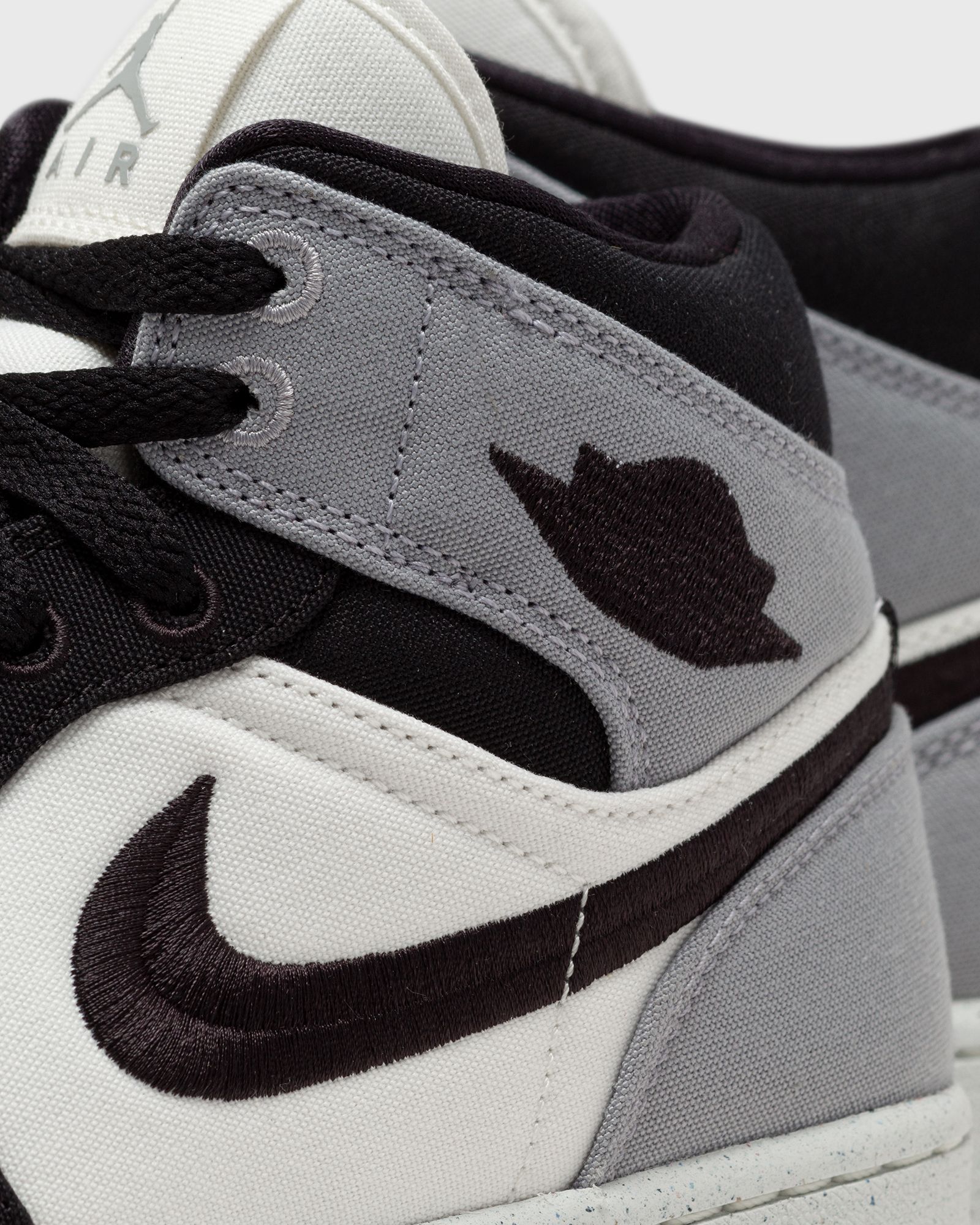 WMNS Air Jordan 1 Mid SE