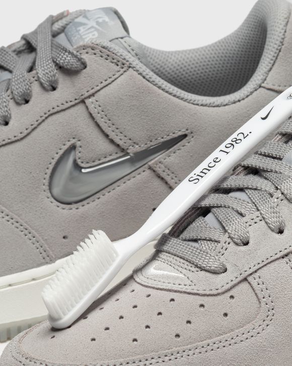 Nike Air Force 1 Low Off-White Grey Raffles and Release Date