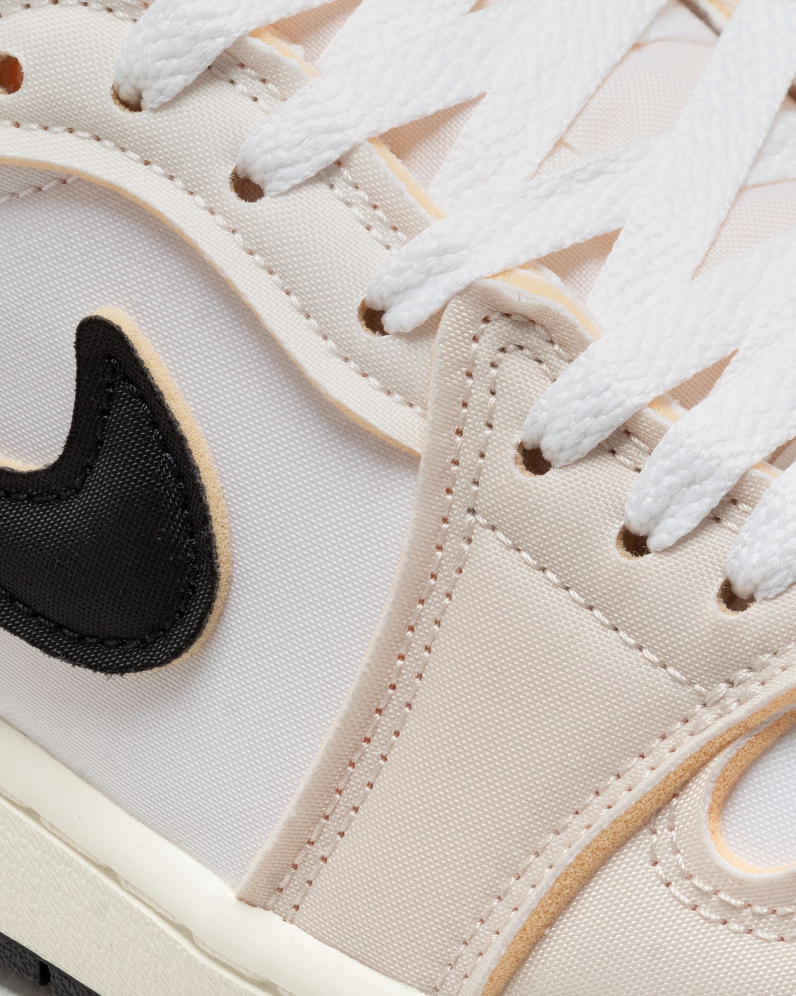 AIR JORDAN 1 RETRO LOW OG 'Coconut Milk'