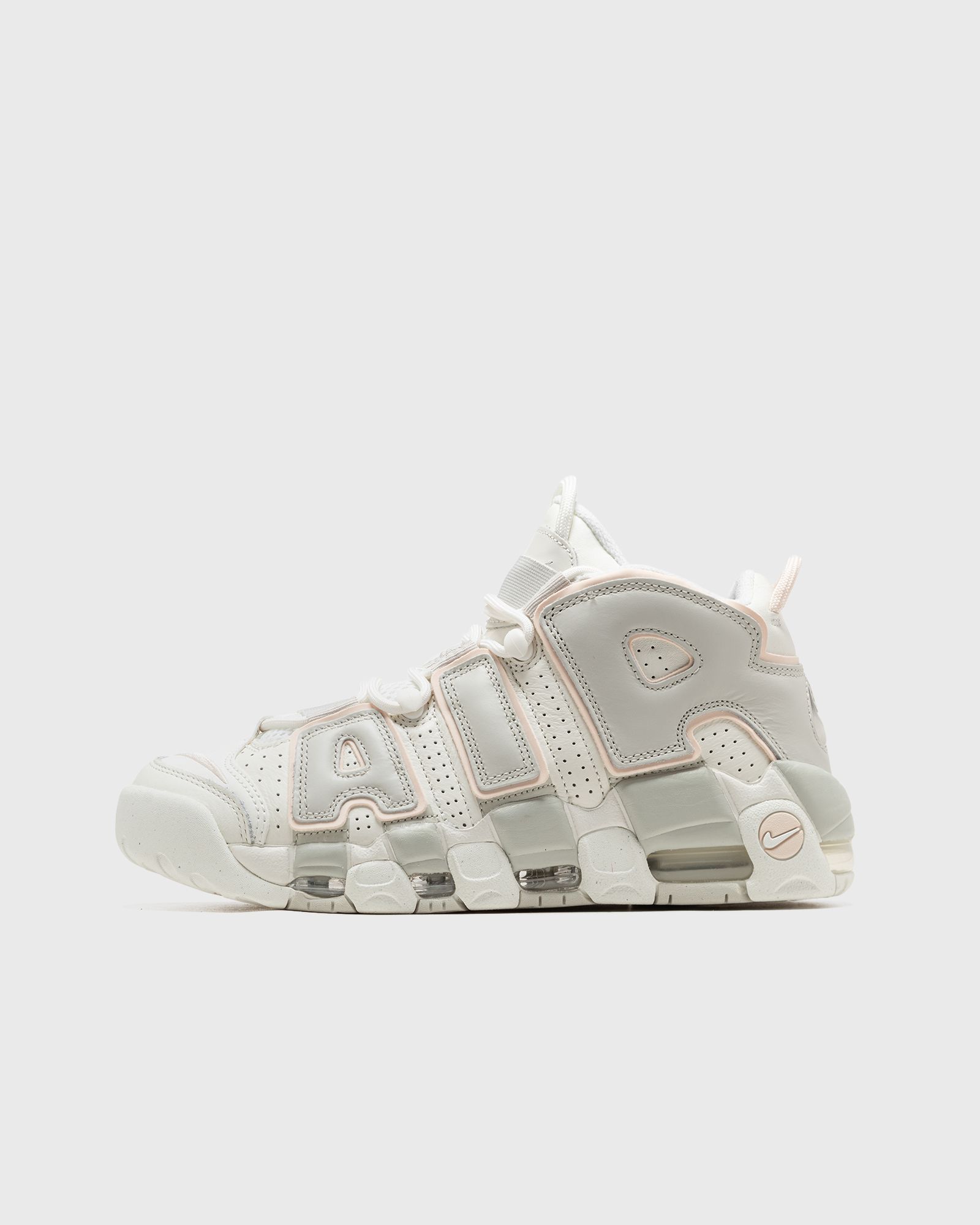 W AIR MORE UPTEMPO