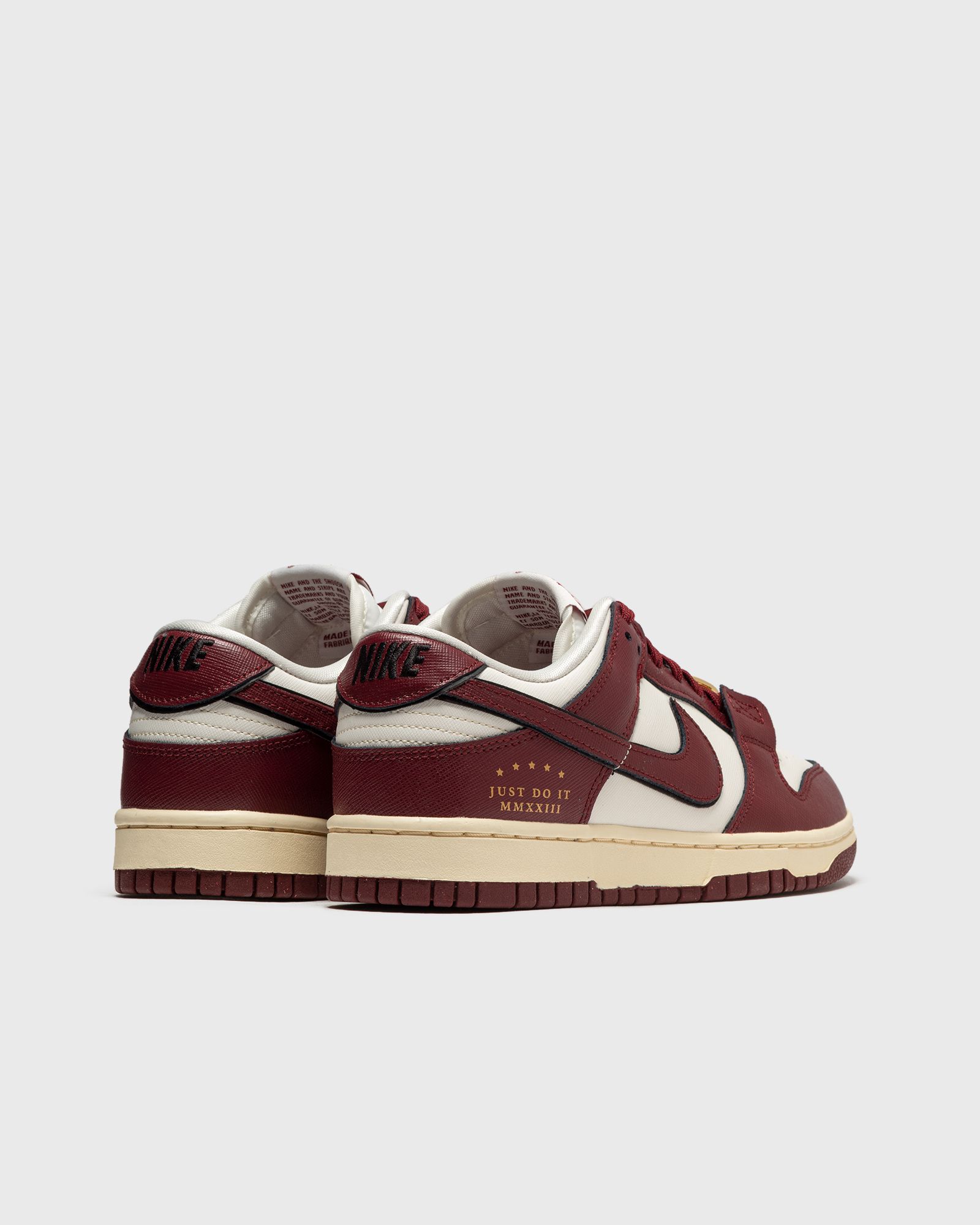 WMNS Dunk Low SE