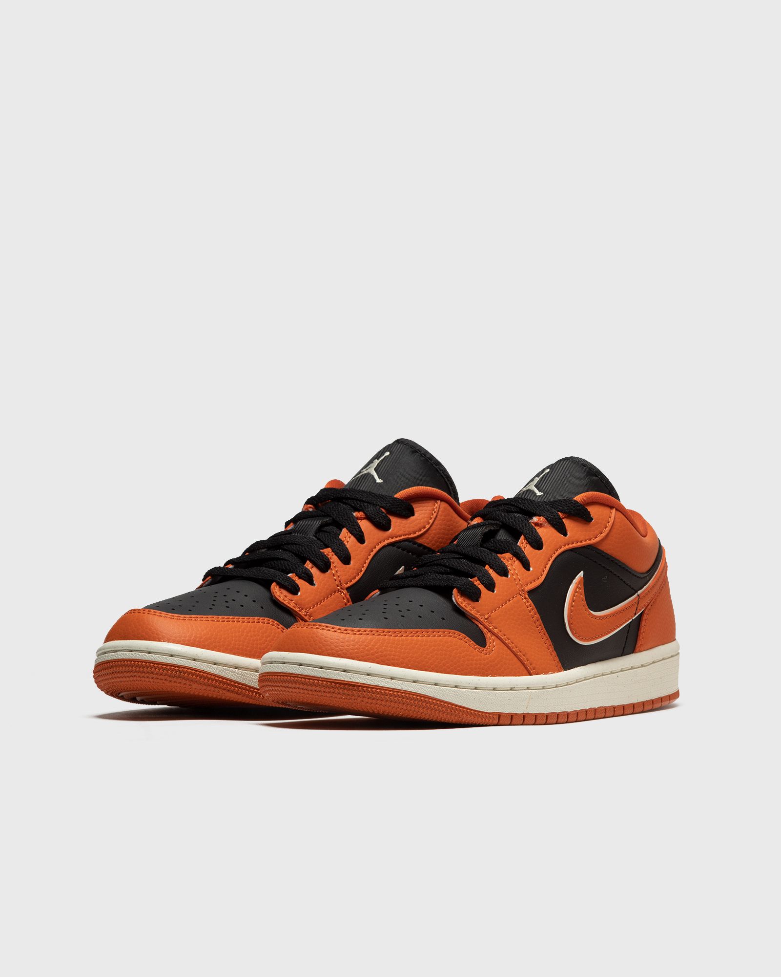 WMNS Air Jordan 1 Low SE