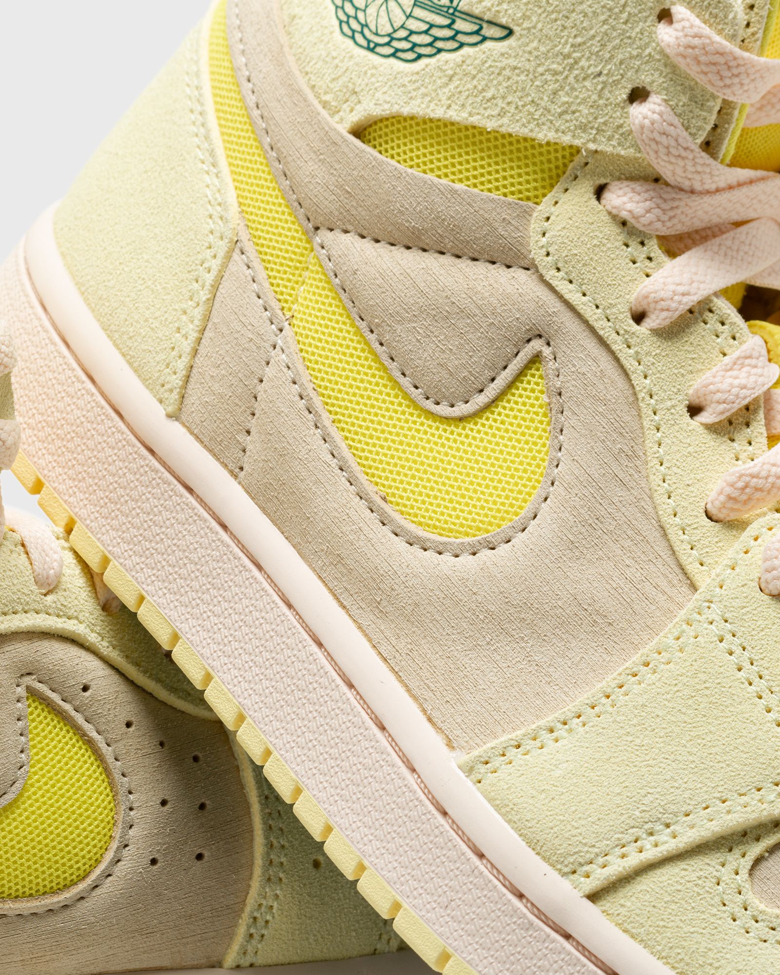 WMNS AIR JORDAN 1 ZOOM AIR CMFT 2 'Citron Tint'
