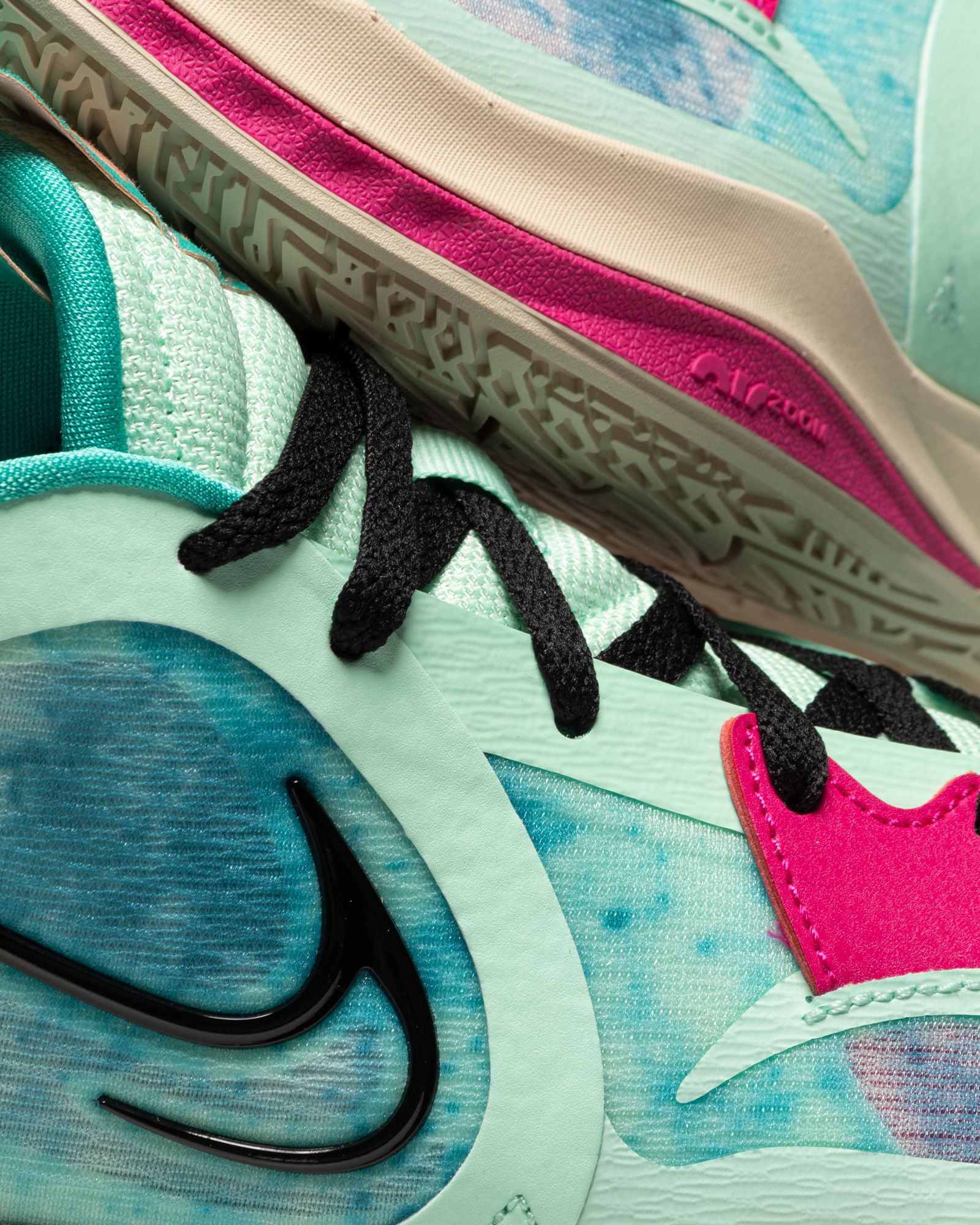 KYRIE LOW 5 "COMMUNITY"