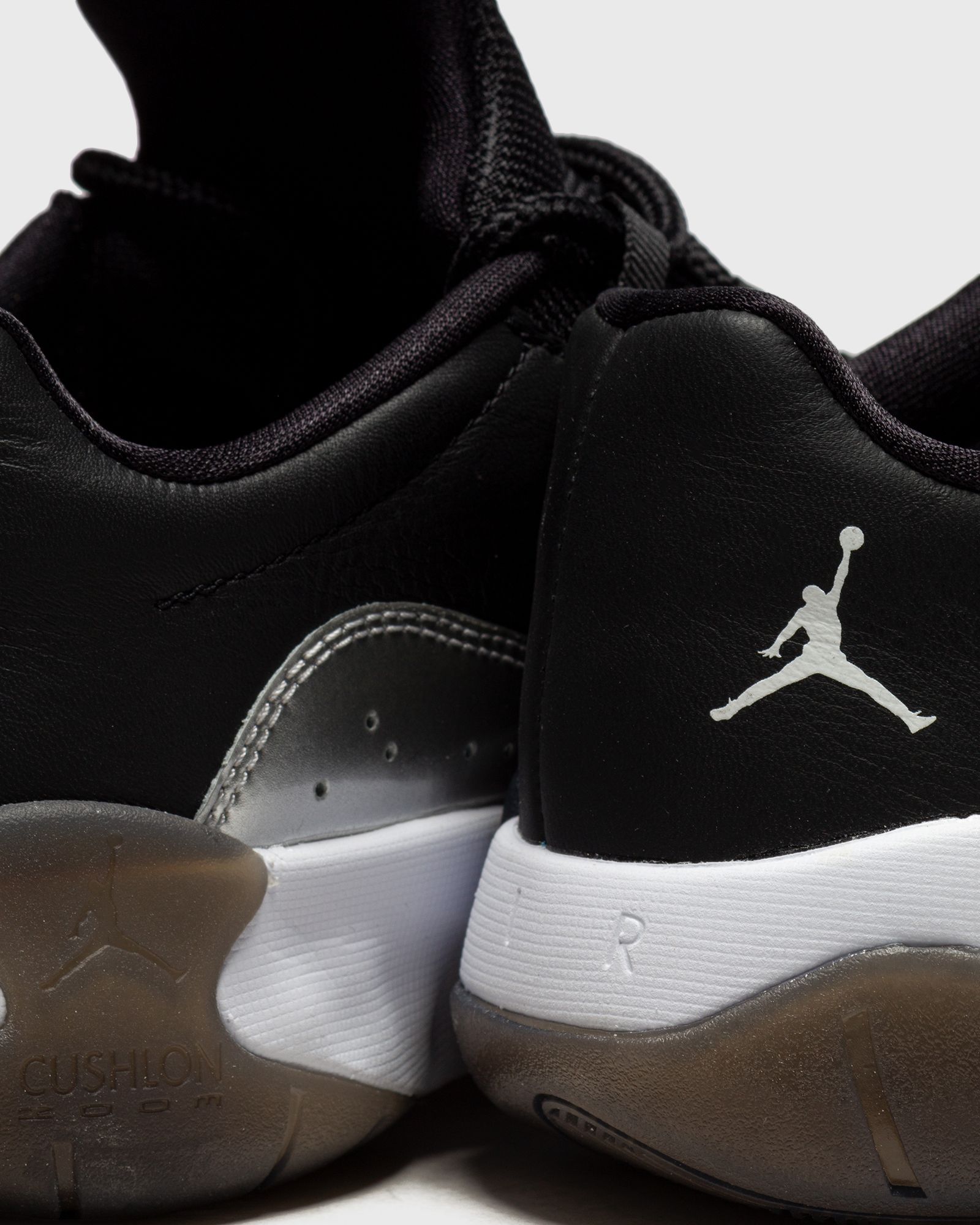 WMNS Air Jordan 11 CMFT Low