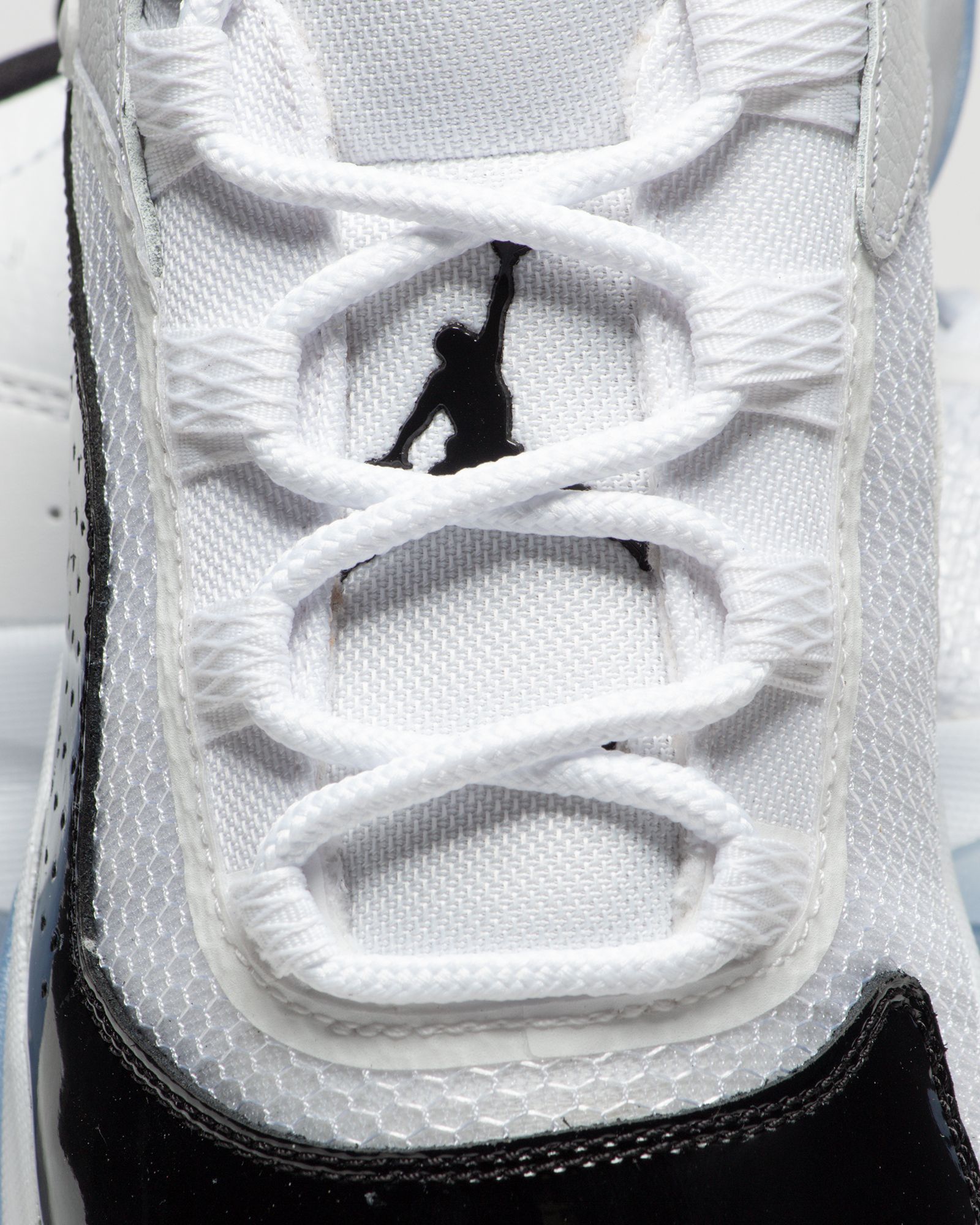 AIR JORDAN 11 CMFT LOW (GS)
