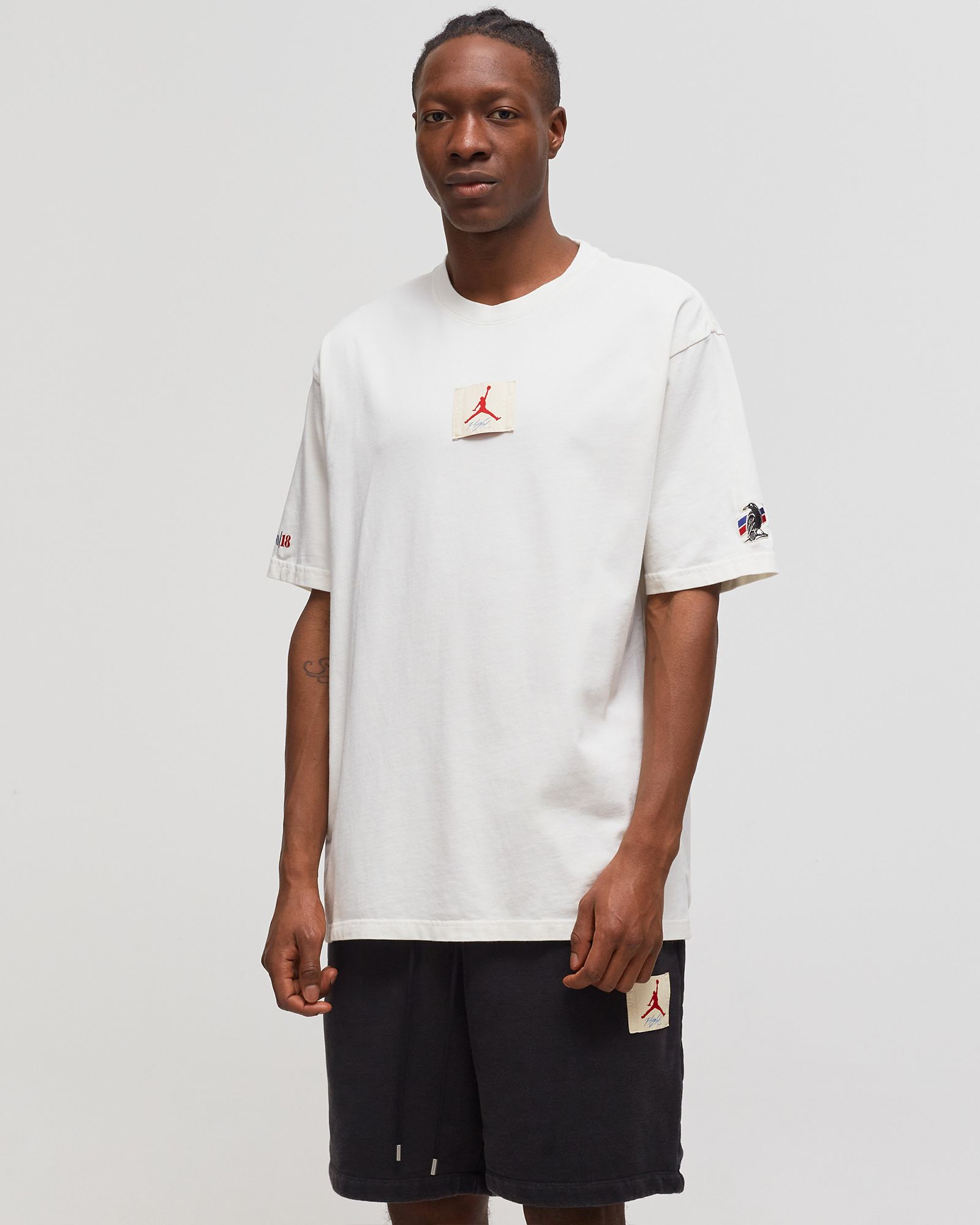 TWO 18 x AIR JORDAN TEE