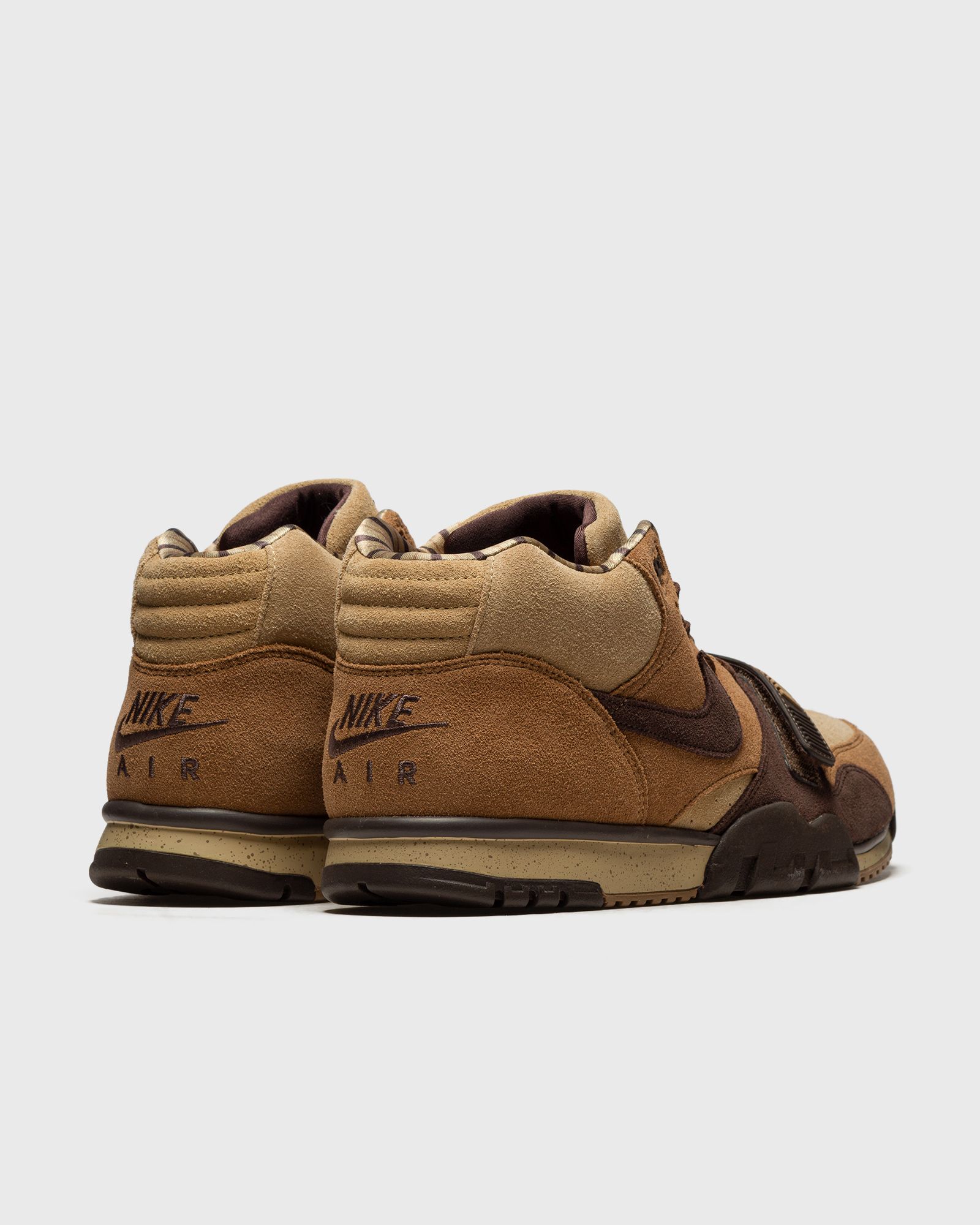 AIR TRAINER 1