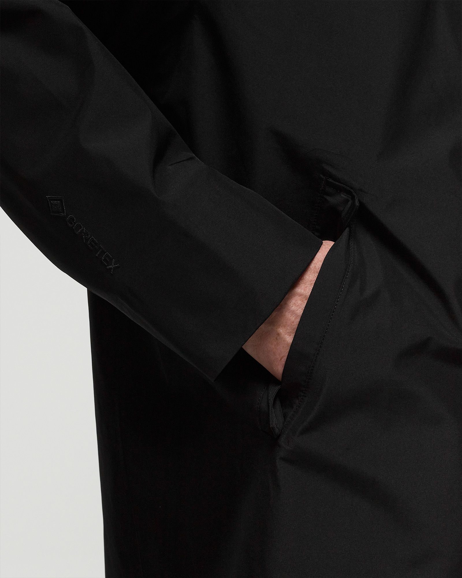 STORM-FIT ADV GORE-TEX TRENCH PARKA