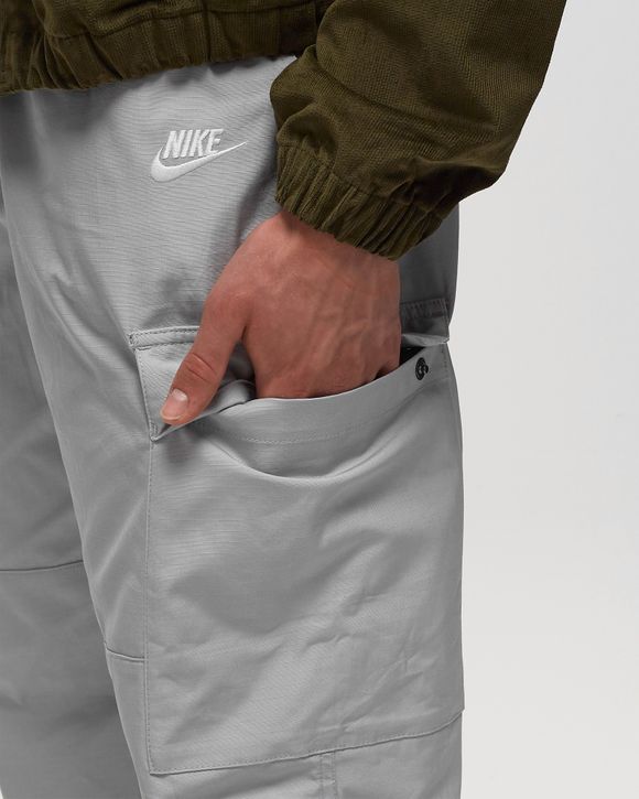 Nike CLUB CARGO WOVEN PANT Grey - LT SMOKE GREY/WHITE