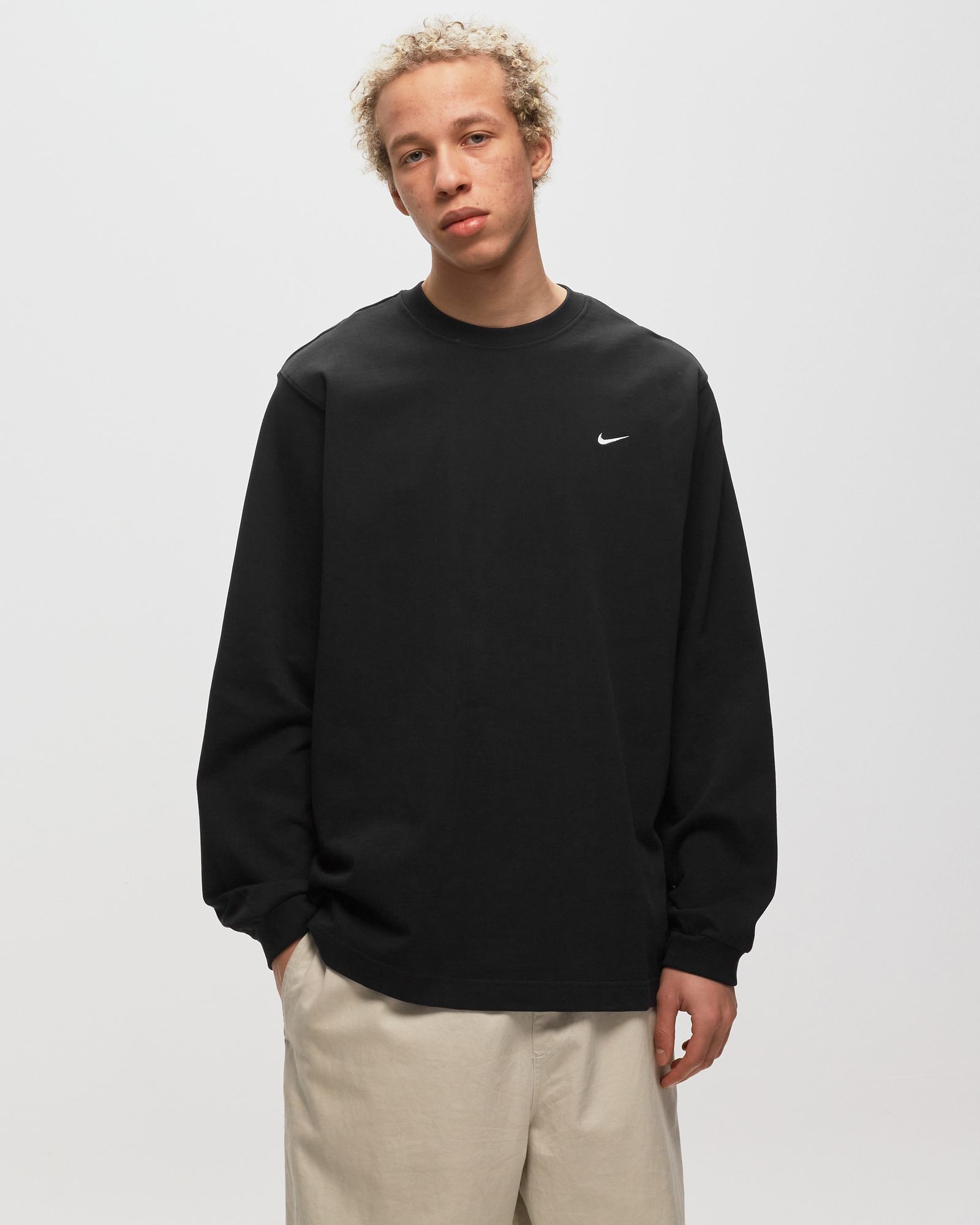 Solo Swoosh Long-Sleeve Top