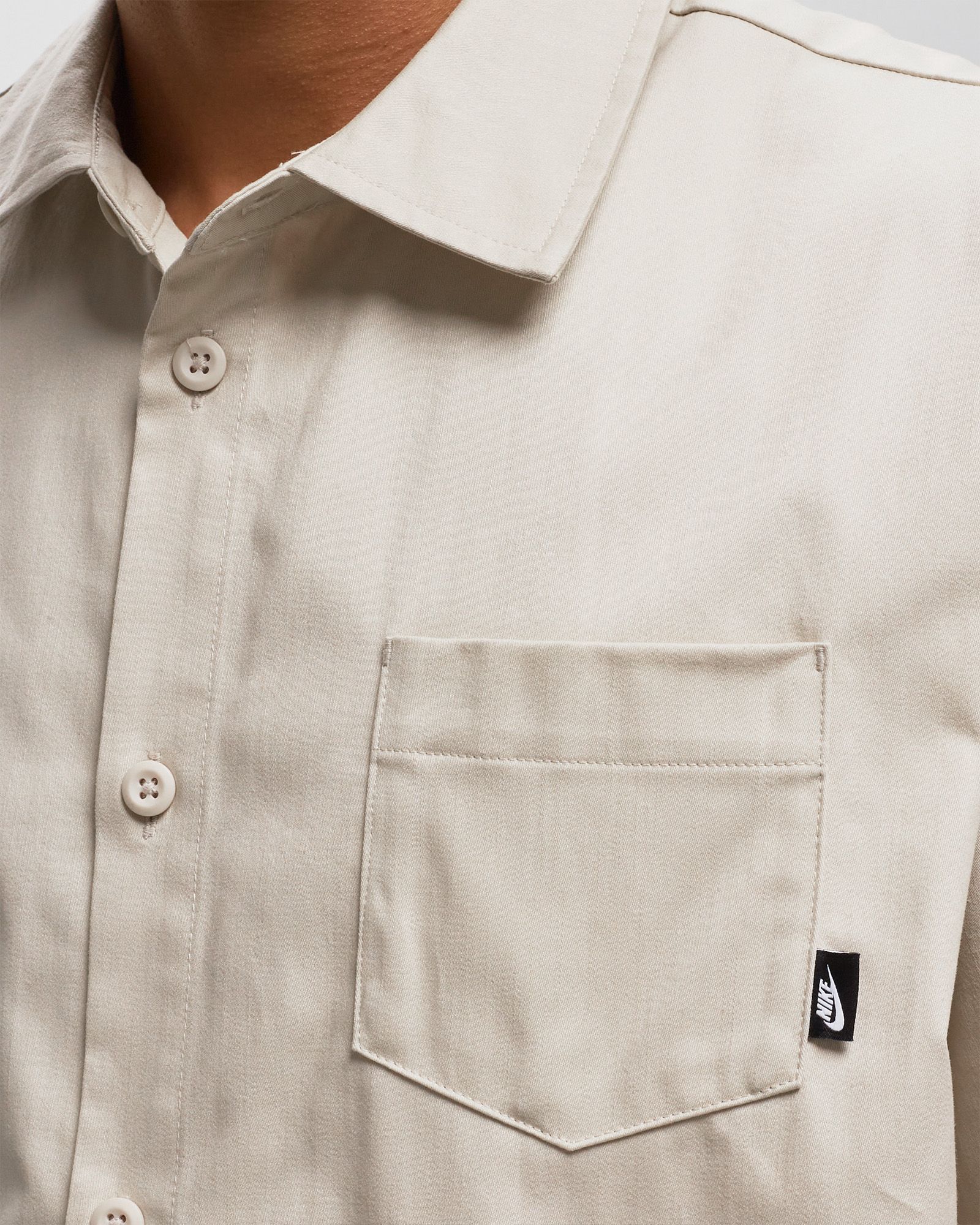 CLUB BTN DOWN WOVEN SHORTSLEEVE TOP