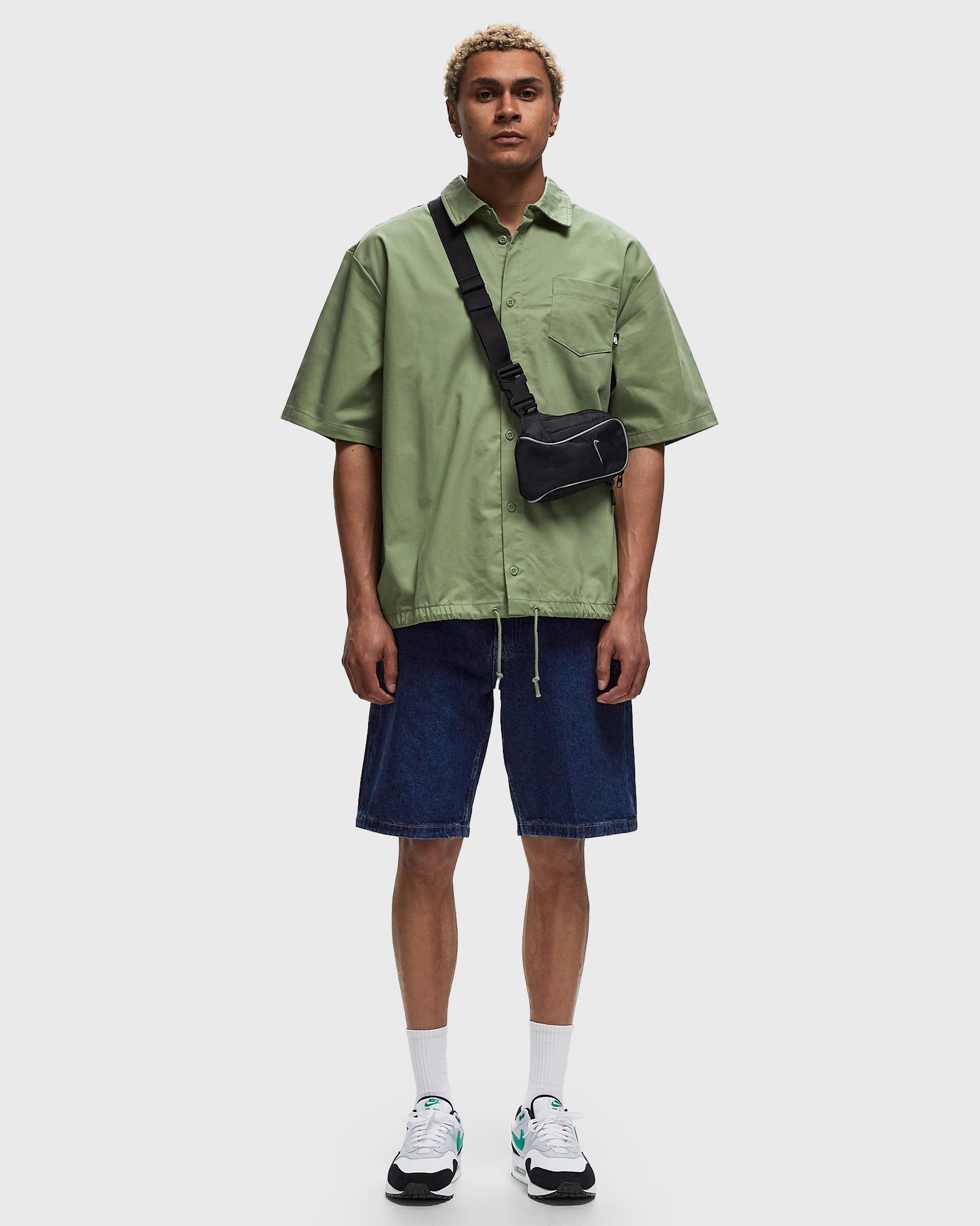 CLUB BUTTON DOWN WOVEN SHORTSLEEVE TOP