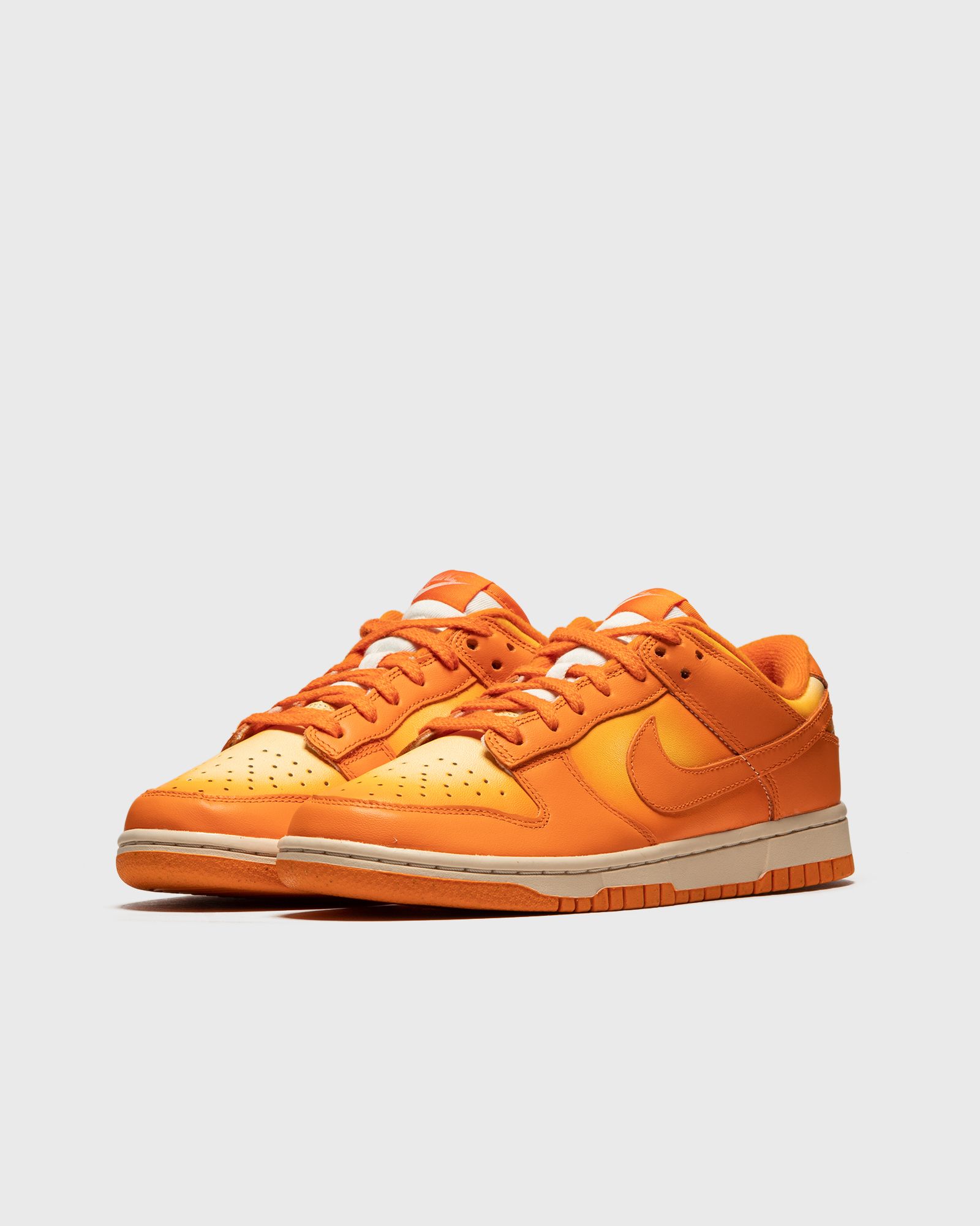 WMNS NIKE DUNK LOW "Magma Orange"