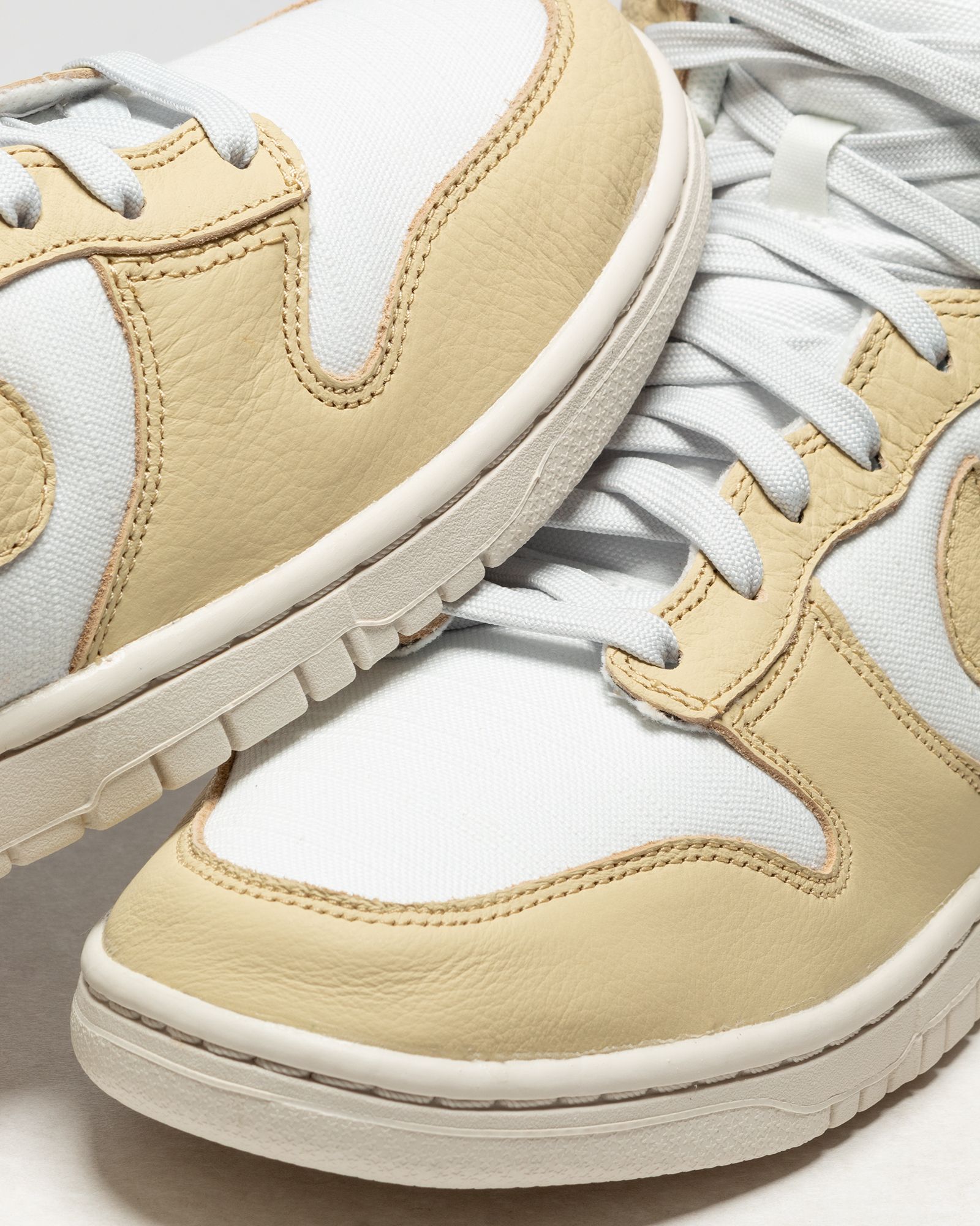 WMNS DUNK HIGH LX "TEAM GOLD"