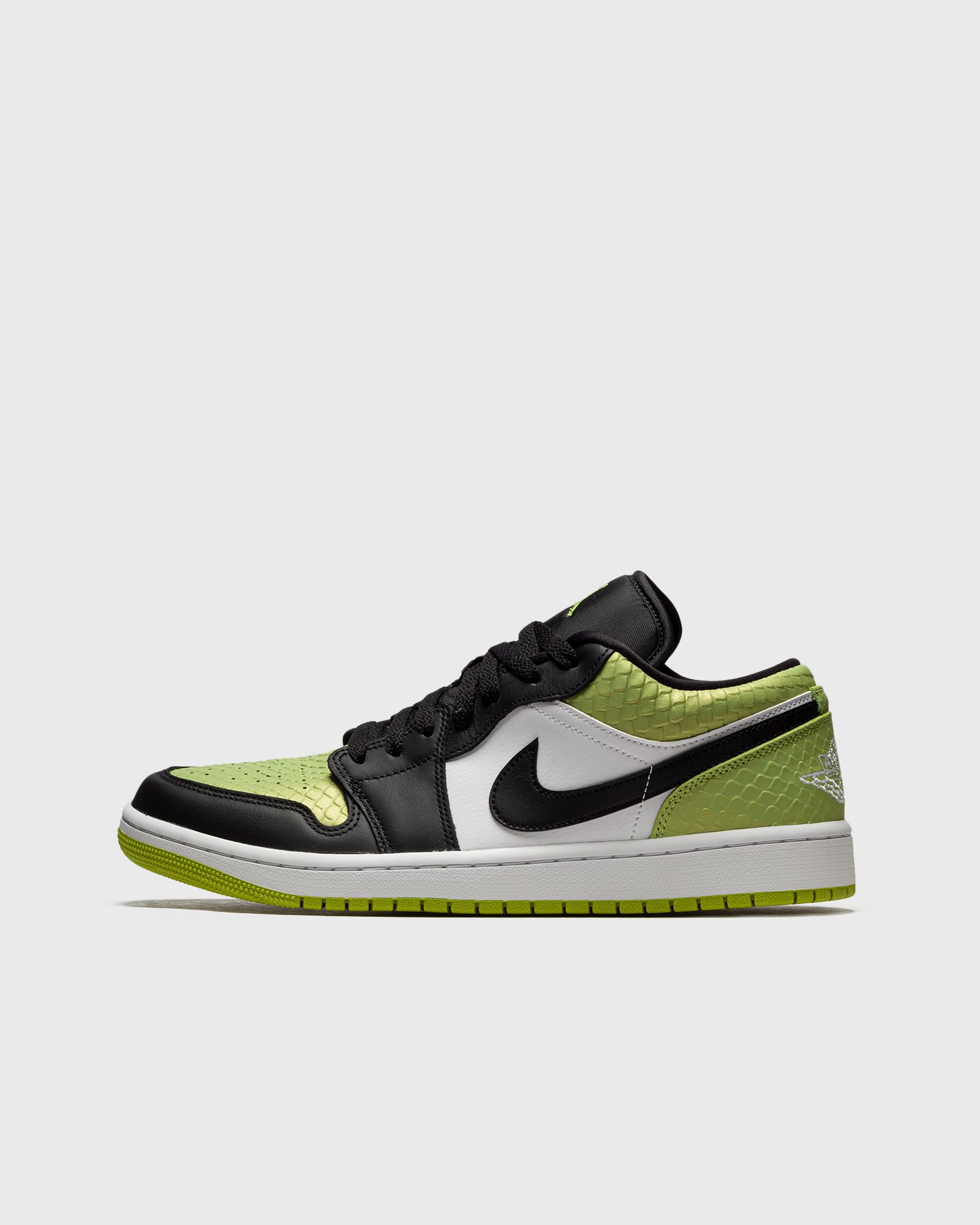 WMNS AIR JORDAN 1 LOW SE "Vivid Green"