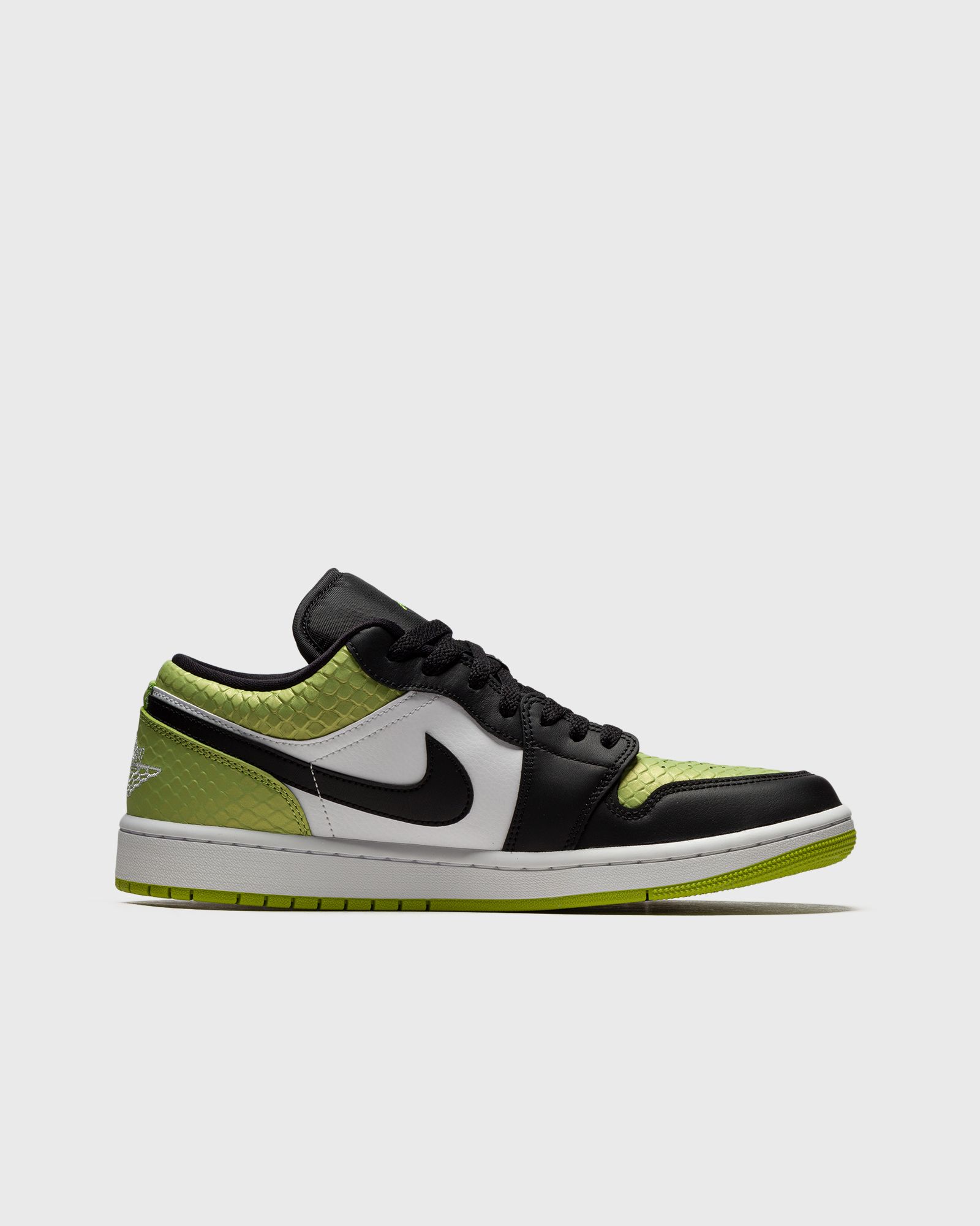 WMNS AIR JORDAN 1 LOW SE "Vivid Green"