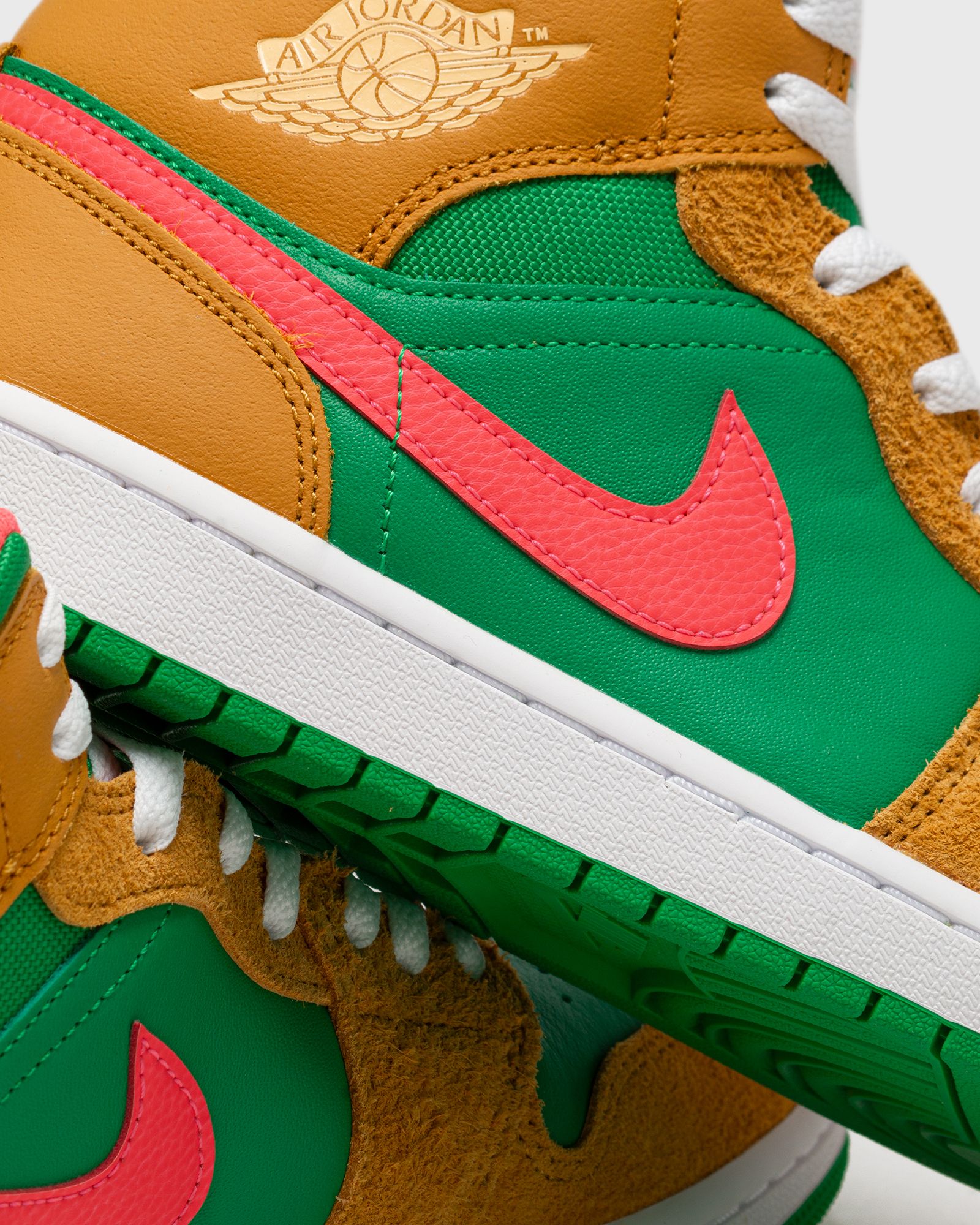 AIR JORDAN 1 MID SE 'Wheat Watermelon'