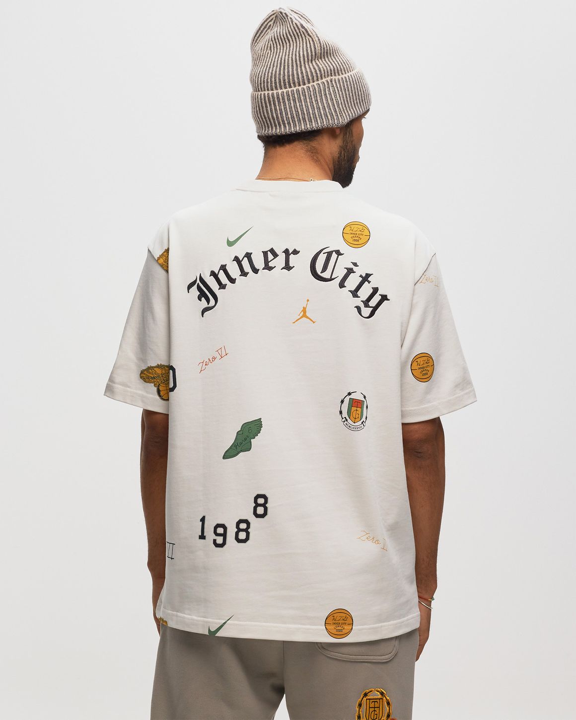 【本物保証 /関税・送料無料】Jordan x Honor The Gift Tee eyJidWNrZXQiOiJic3RuLWltYWdlLX
