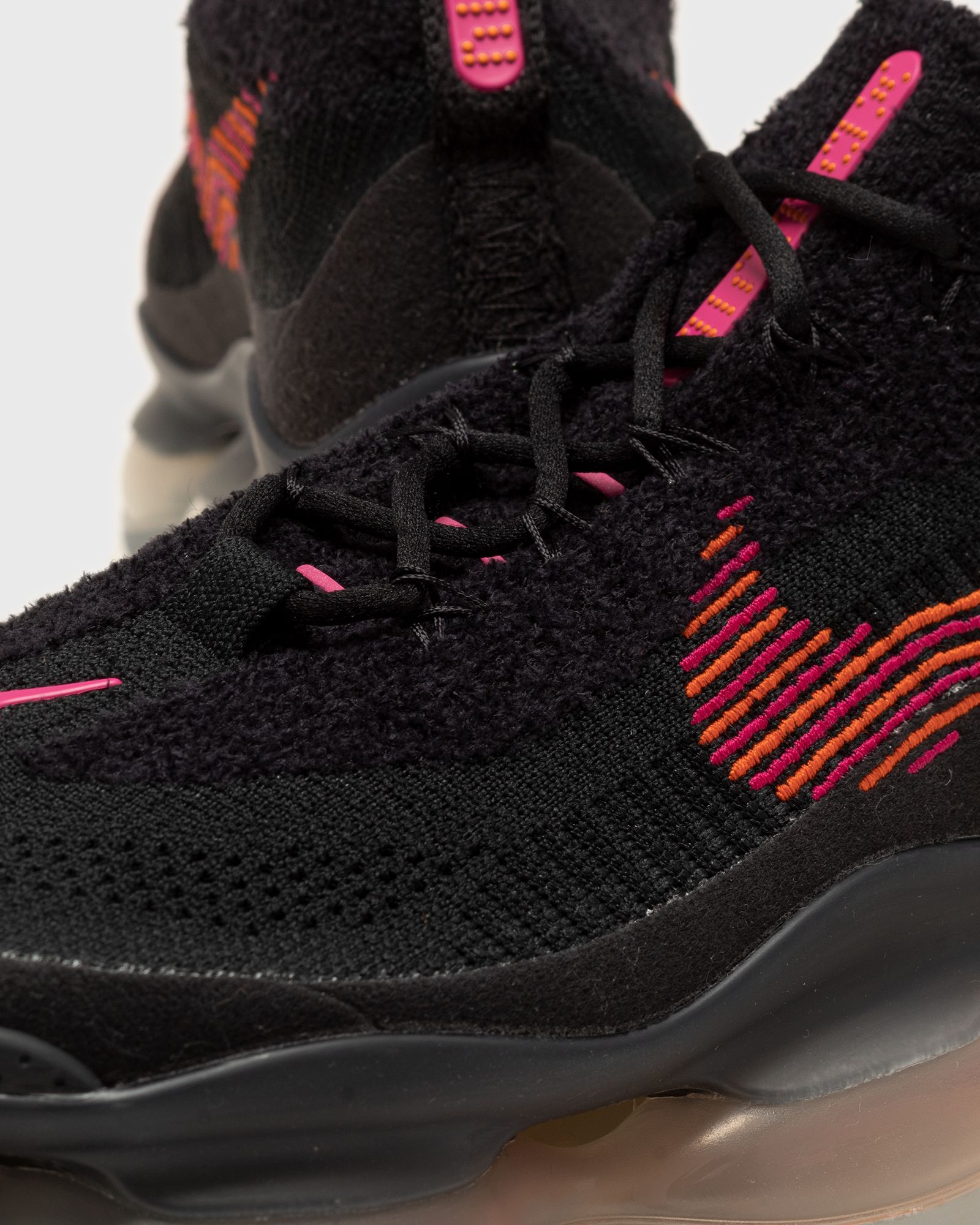AIR MAX SCORPION FLYKNIT SE 'Black and Fireberry'