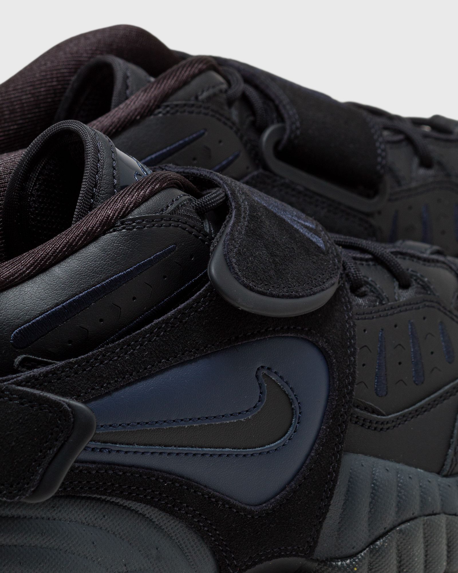 Wmns Nike Air Adjust Force