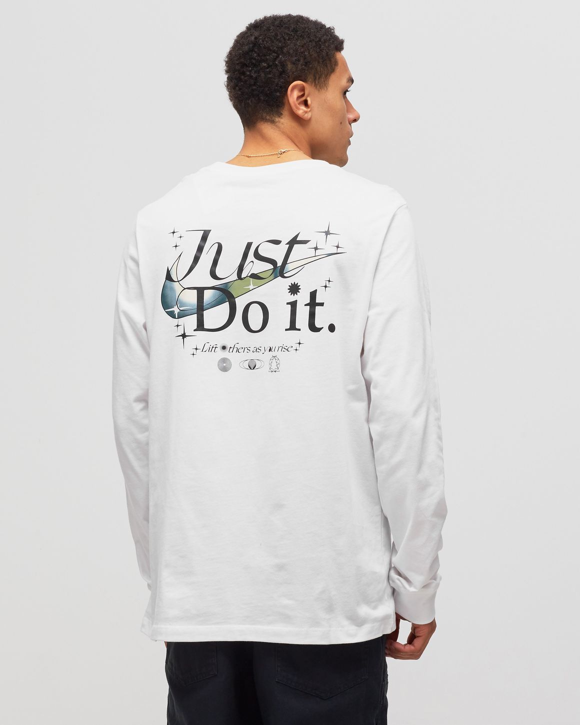 【Nike】Nike Sportswear Men's Long-Sleeve T-Shirt Nike Sportswear Club Men's Long-Sleeve T-Shirt. Nike.com