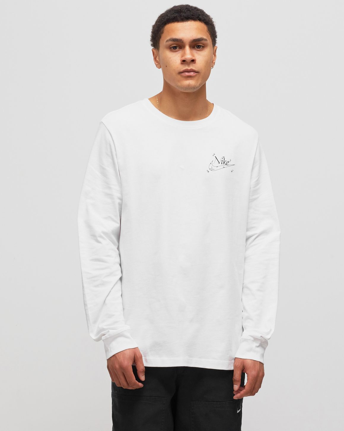 【Nike】Nike Sportswear Men's Long-Sleeve T-Shirt Amazon.com: Nike Sportswear Men's Long-Sleeve T-Shirt (US