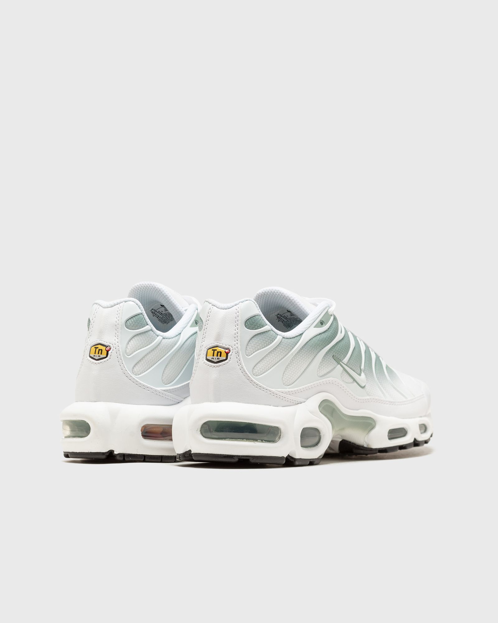 W AIR MAX PLUS