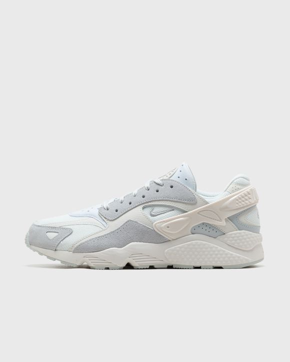 Huarache best sale sneakers white