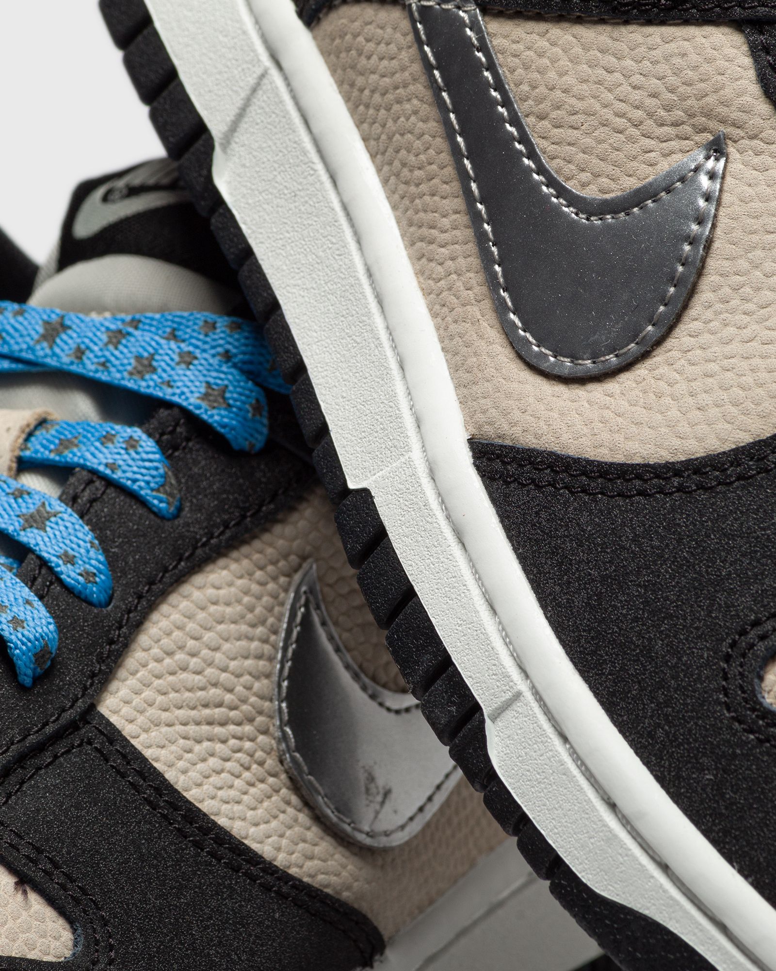 WMNS DUNK LOW 'Starry Laces'