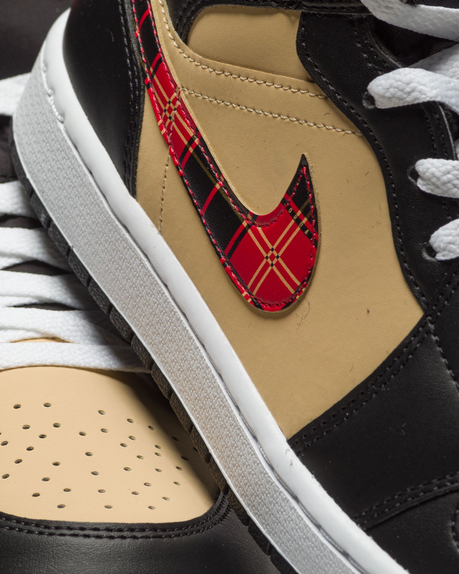 Air Jordan 1 Mid SE 'Tartan Swoosh'