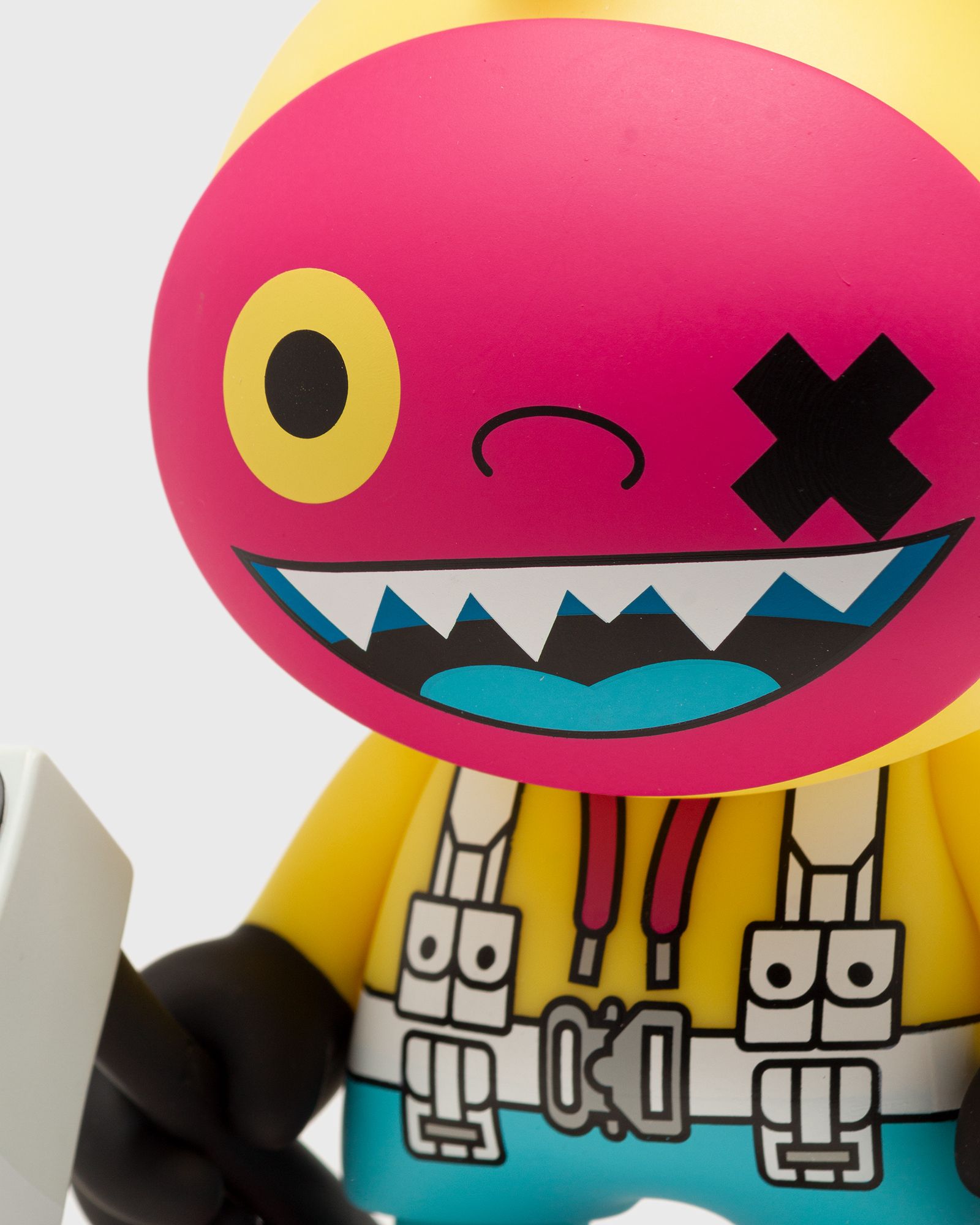 "Conceal N' Bury" Fashion EDC SuperGuggi by Guggimon